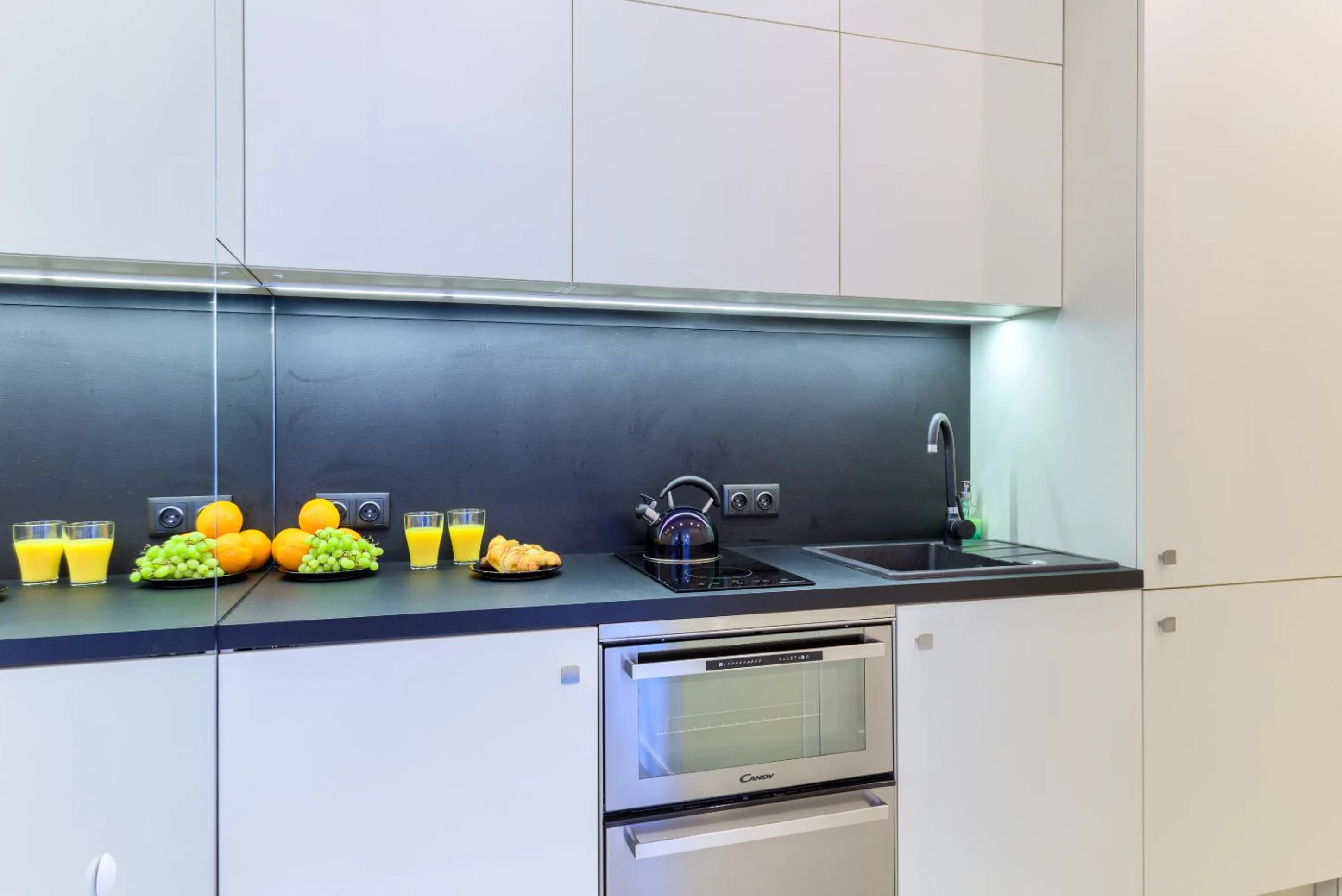 Coffee/tea facilities in KaZou Residence