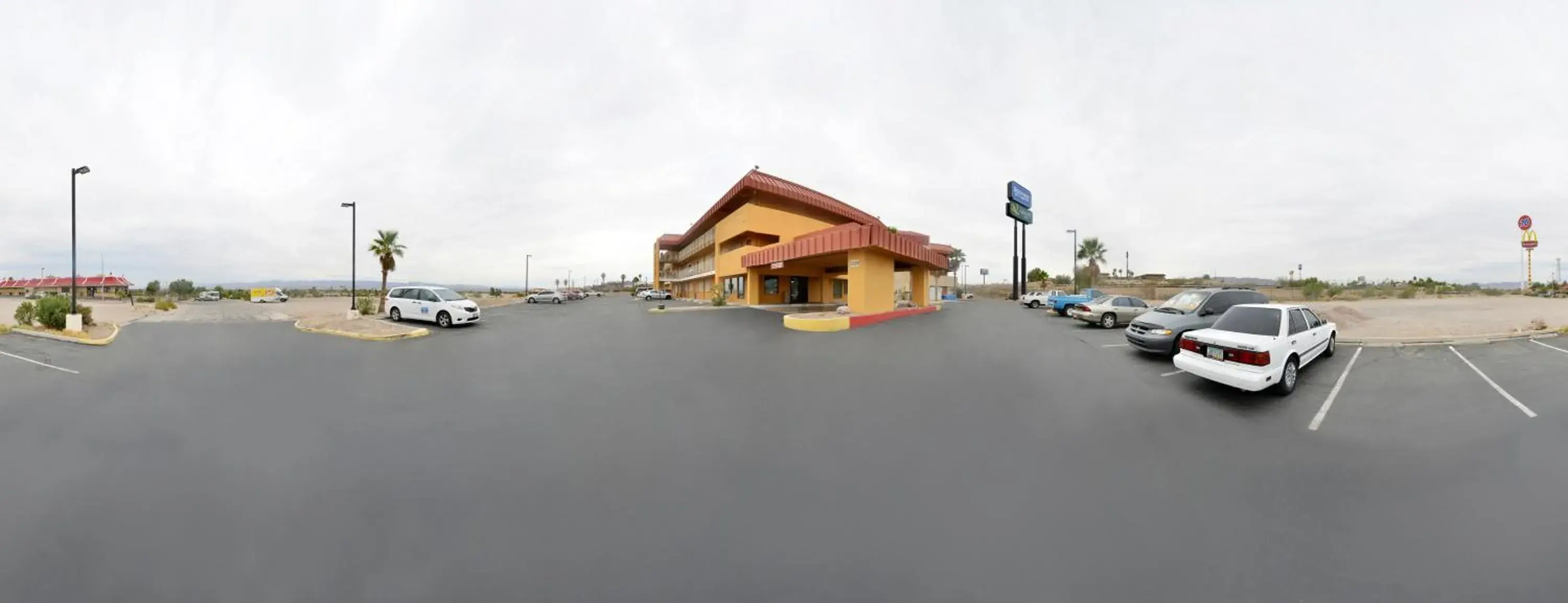 Property building in Quality Inn Needles Property building in Quality Inn Needles