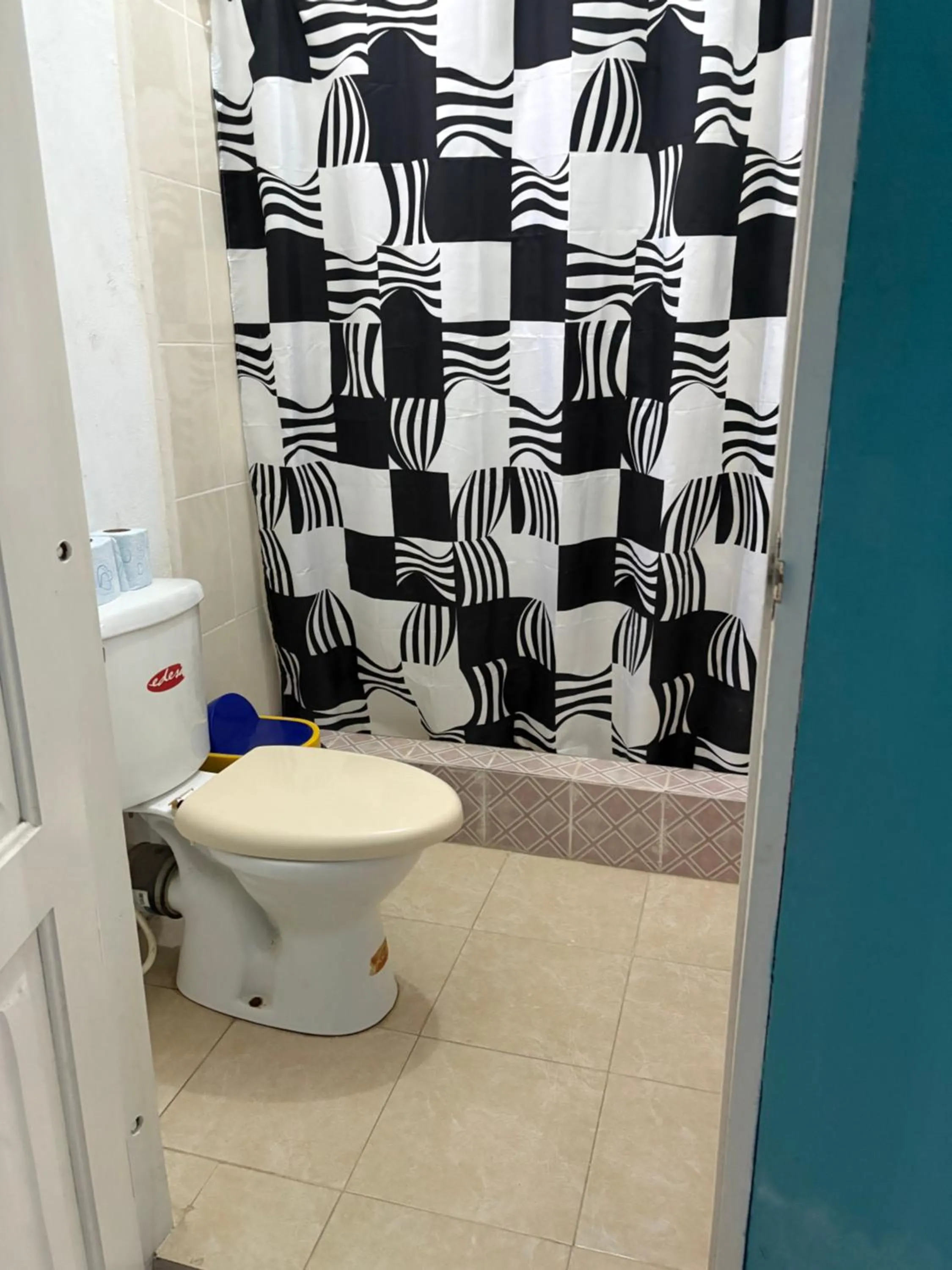 Shower in SARTENEJA Inn