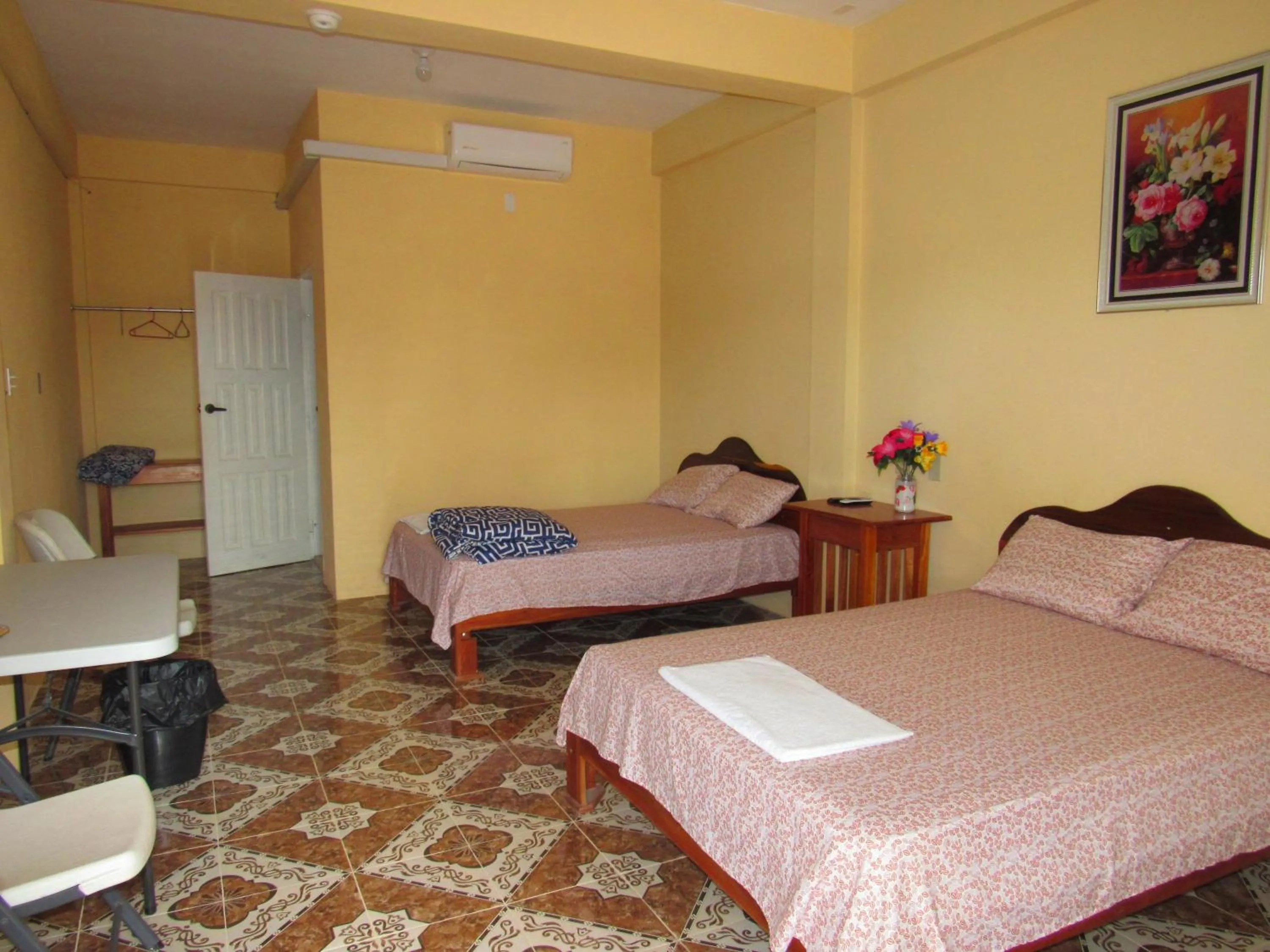 Photo of the whole room, Bed in SARTENEJA Inn