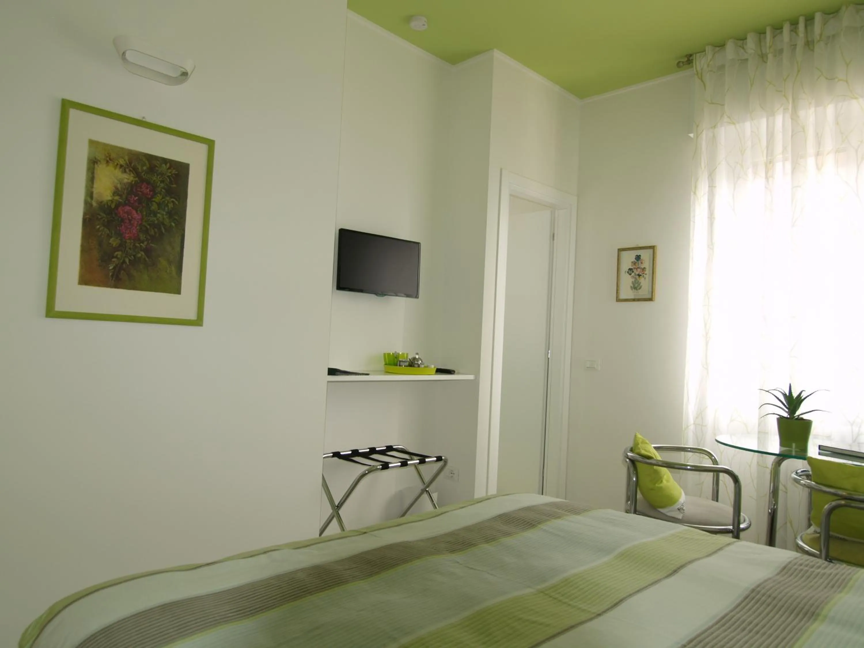 TV and multimedia, Bed in B&B Linea Verde