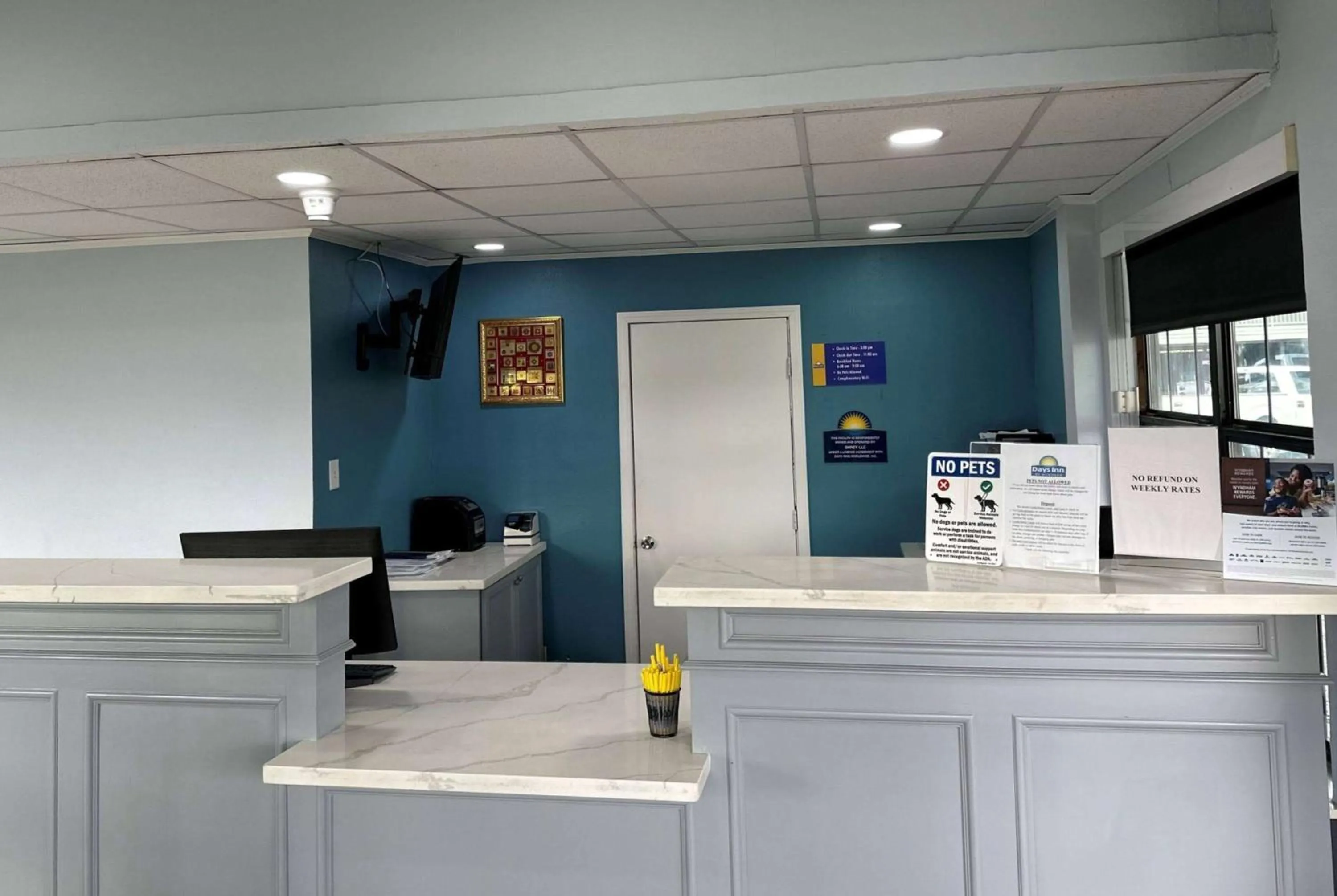 Lobby or reception in Days Inn by Wyndham Lake Charles