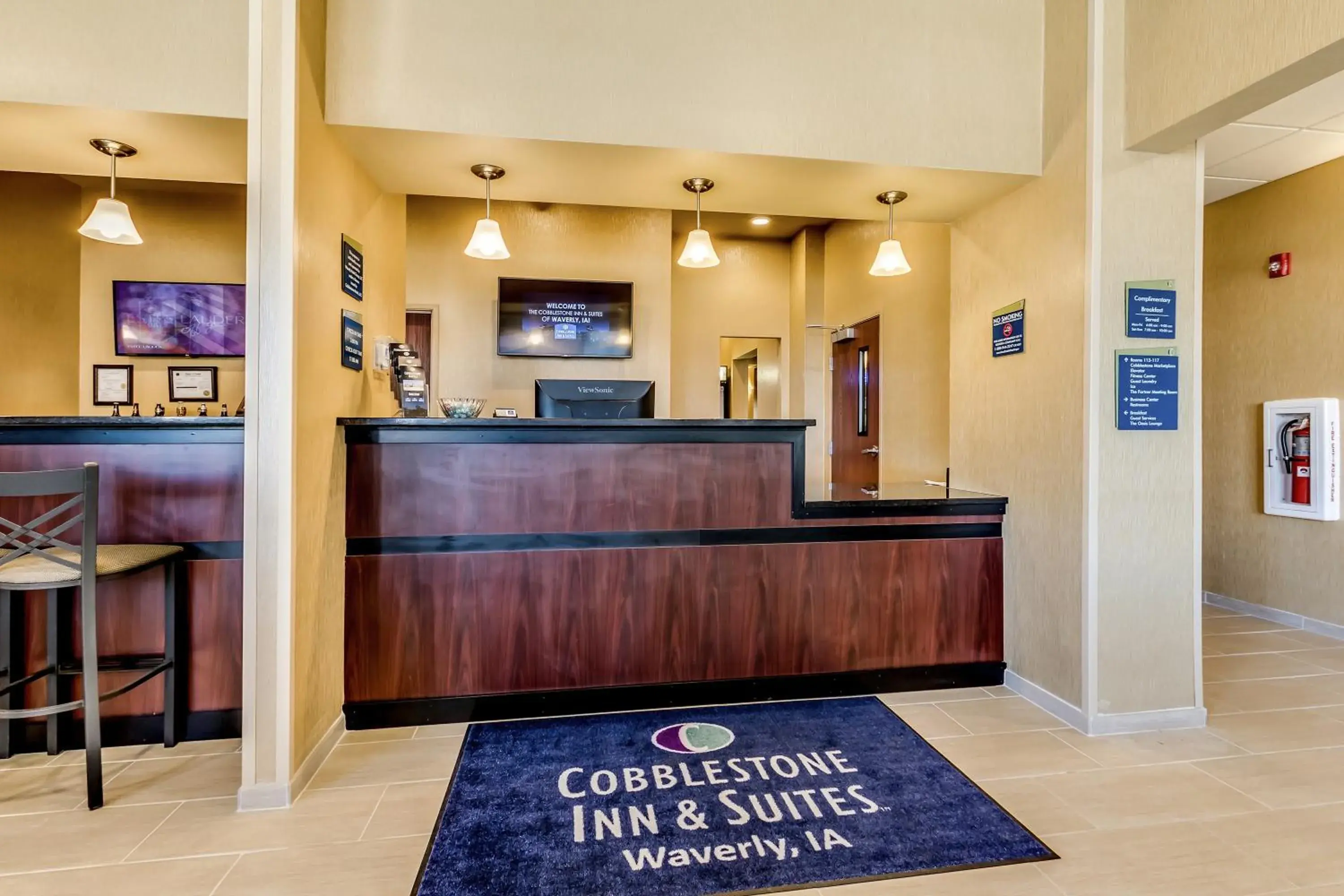 Lobby or reception in Cobblestone Inn & Suites - Waverly Lobby or reception in Cobblestone Inn & Suites - Waverly