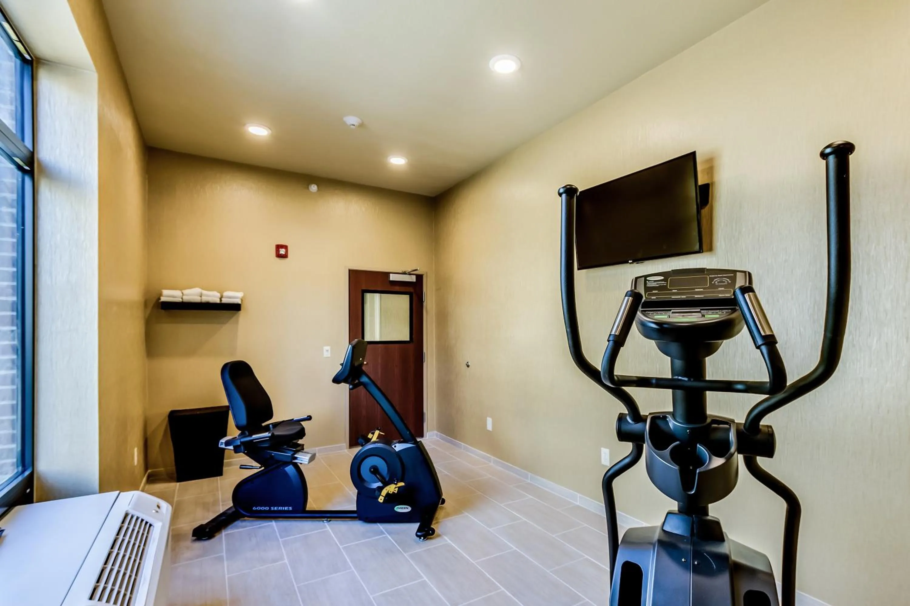 Fitness centre/facilities in Cobblestone Inn & Suites - Waverly
