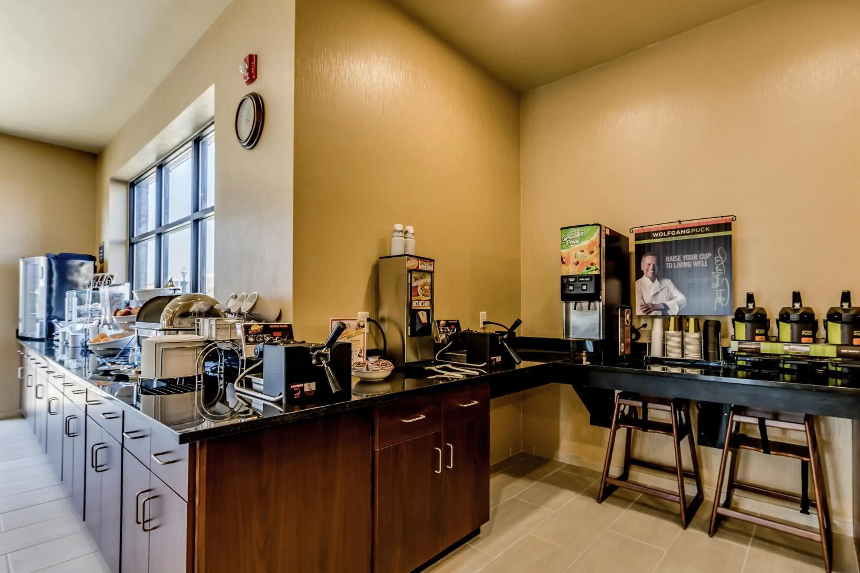 American breakfast in Cobblestone Inn & Suites - Waverly American breakfast in Cobblestone Inn & Suites - Waverly