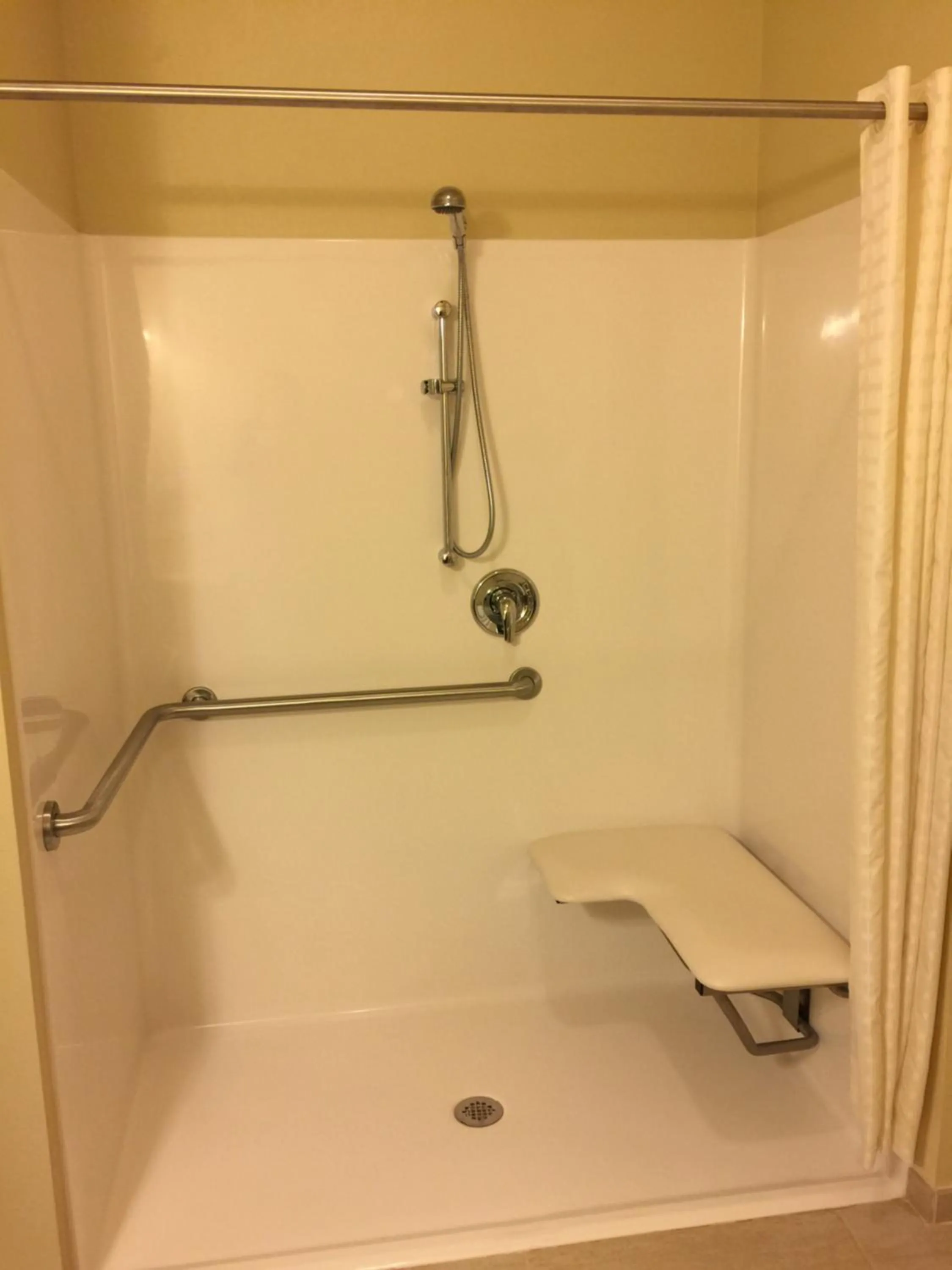 Shower in Cobblestone Inn & Suites - Waverly