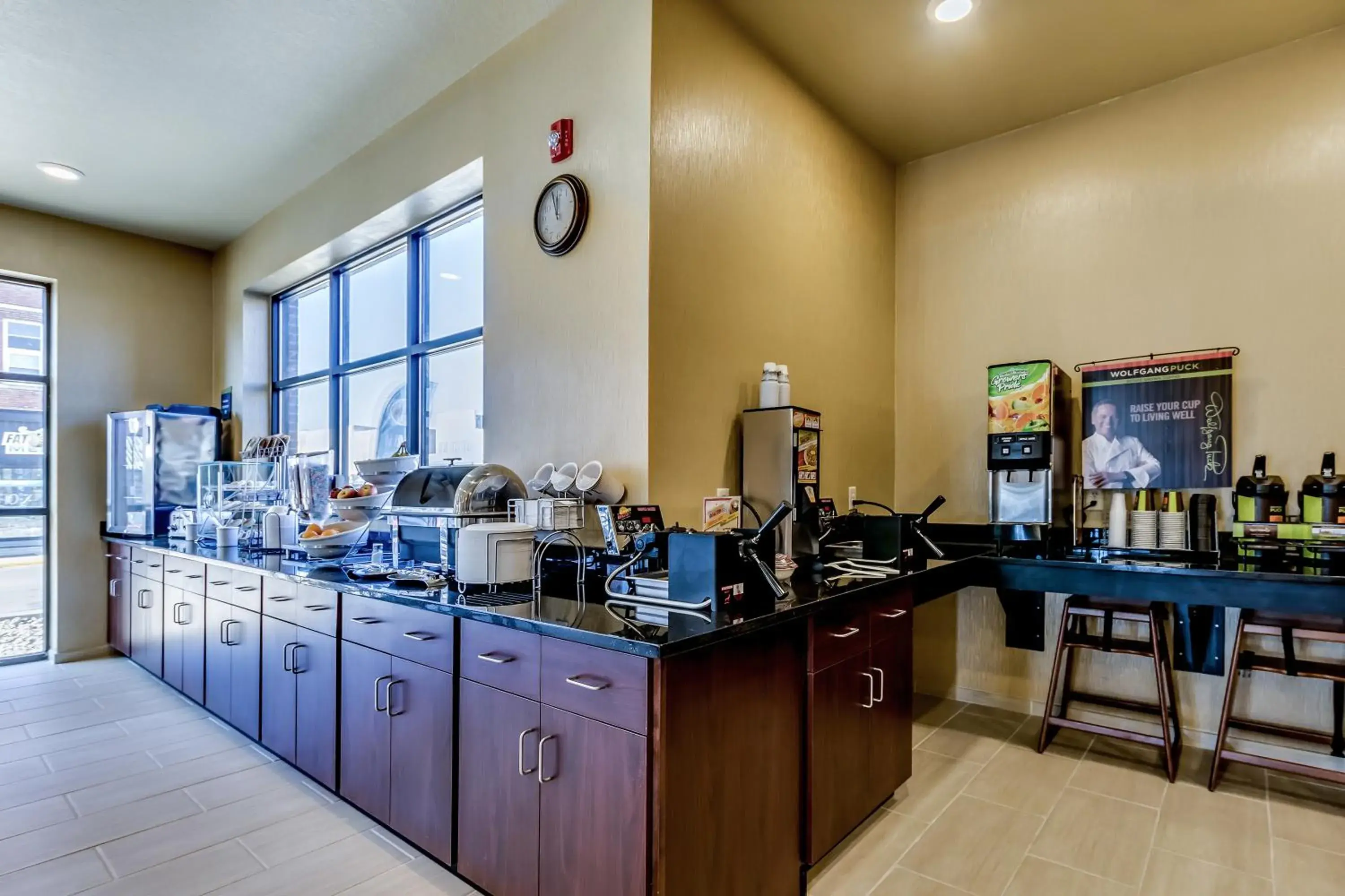 American breakfast in Cobblestone Inn & Suites - Waverly American breakfast in Cobblestone Inn & Suites - Waverly