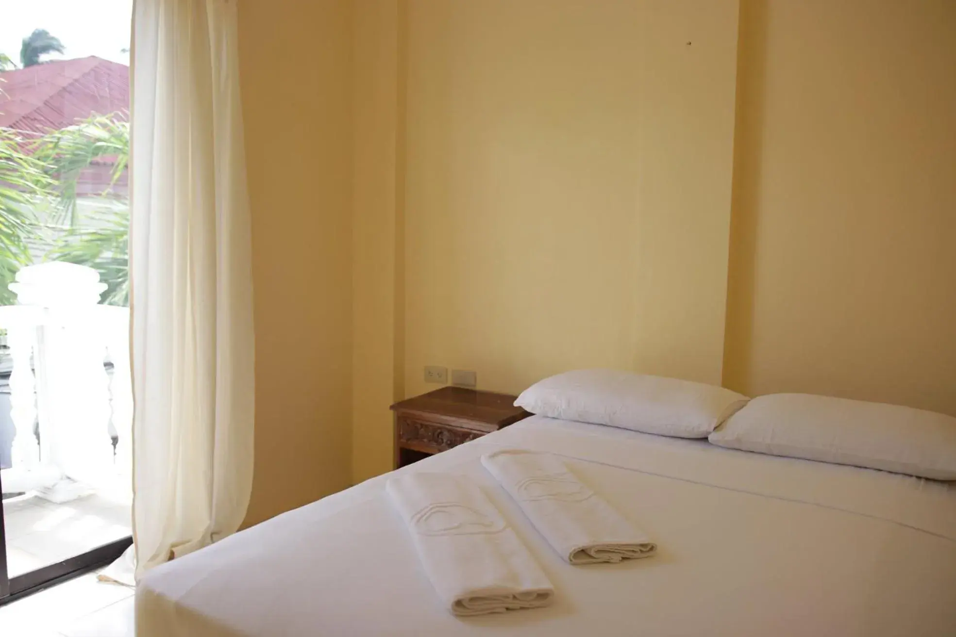 Bed in Island Inn Bed in Island Inn