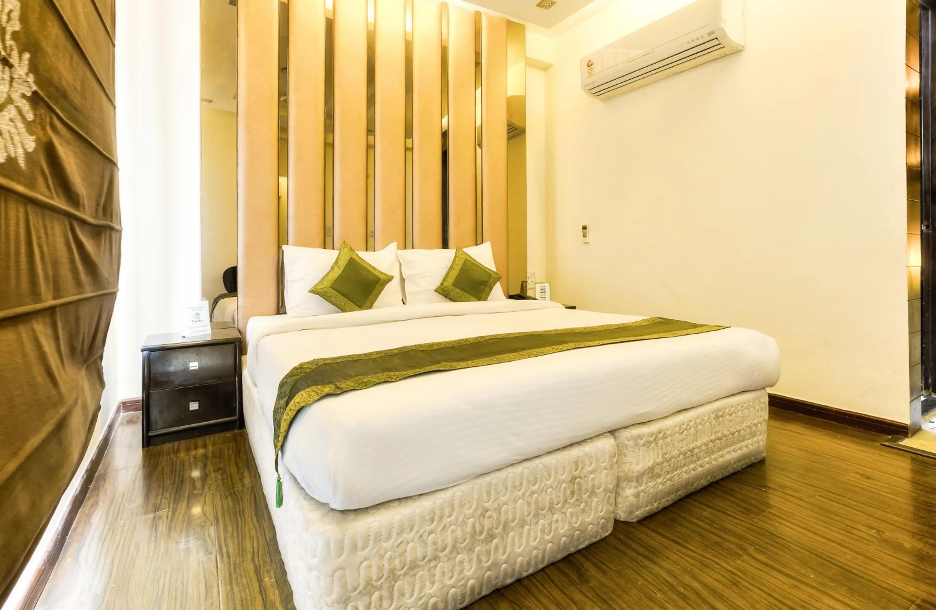 Bedroom, Bed in Hotel Gold Souk - Karol Bagh