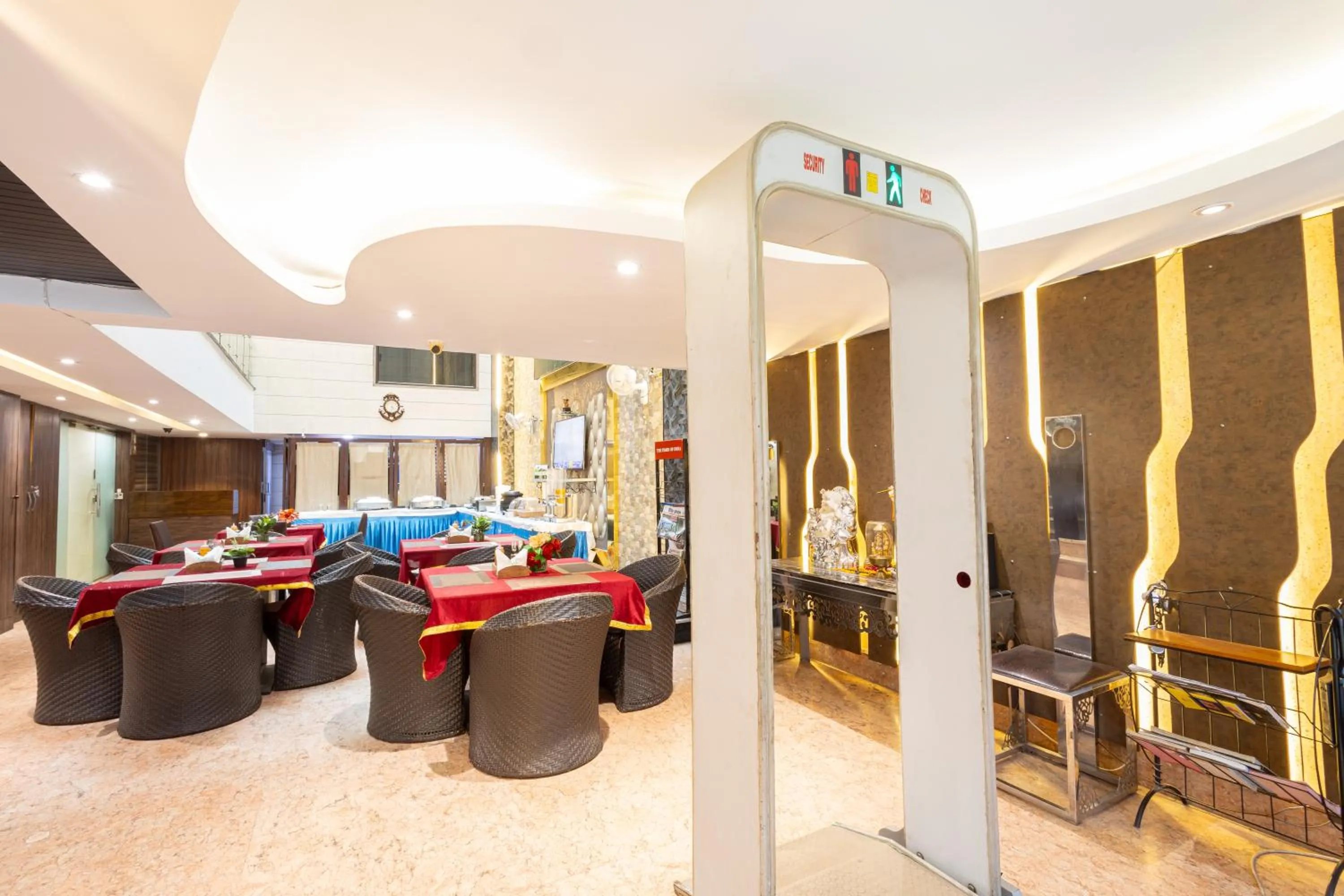 Restaurant/places to eat in Hotel Gold Souk - Karol Bagh