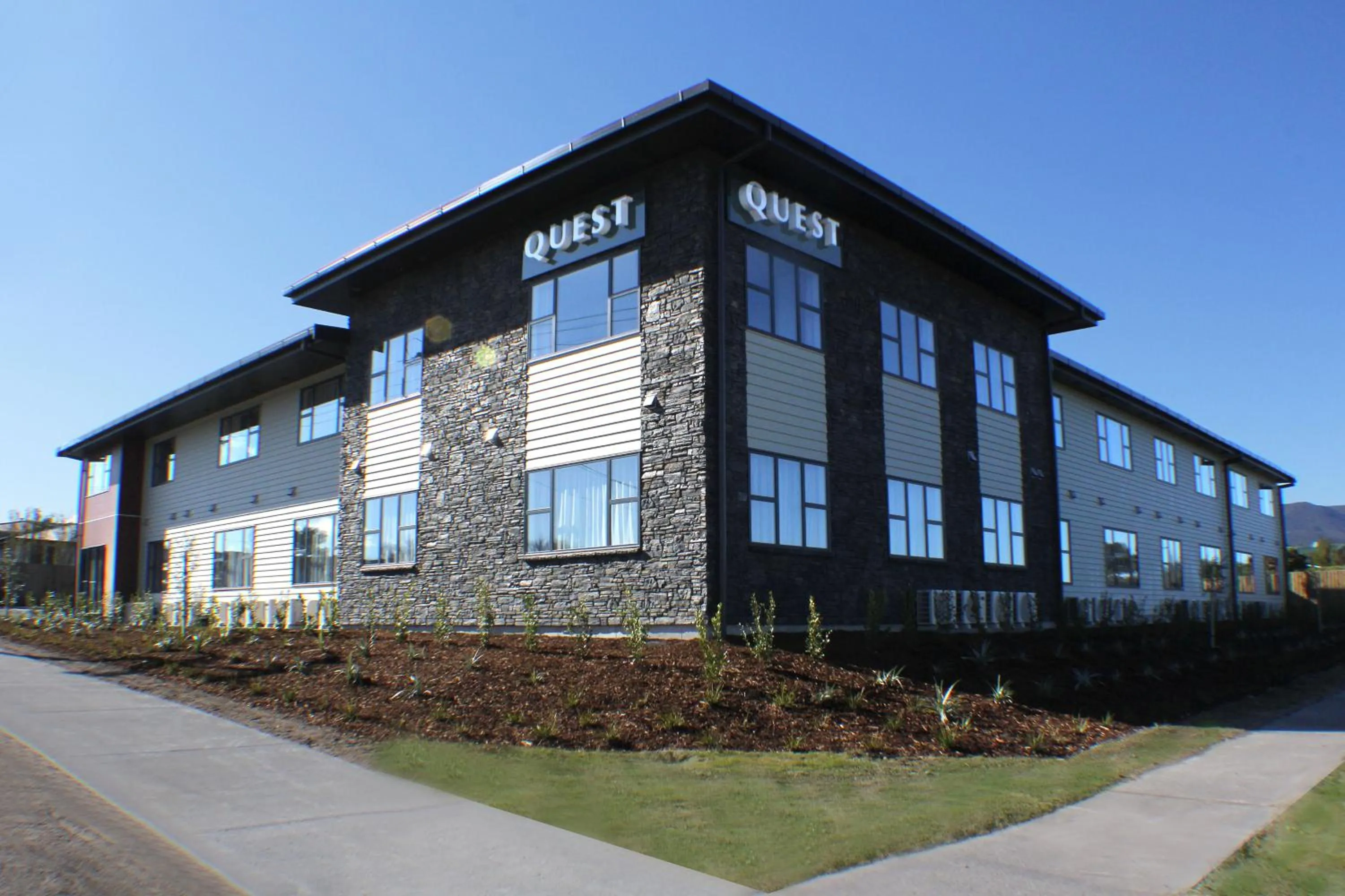 Facade/entrance in Quest Taupo