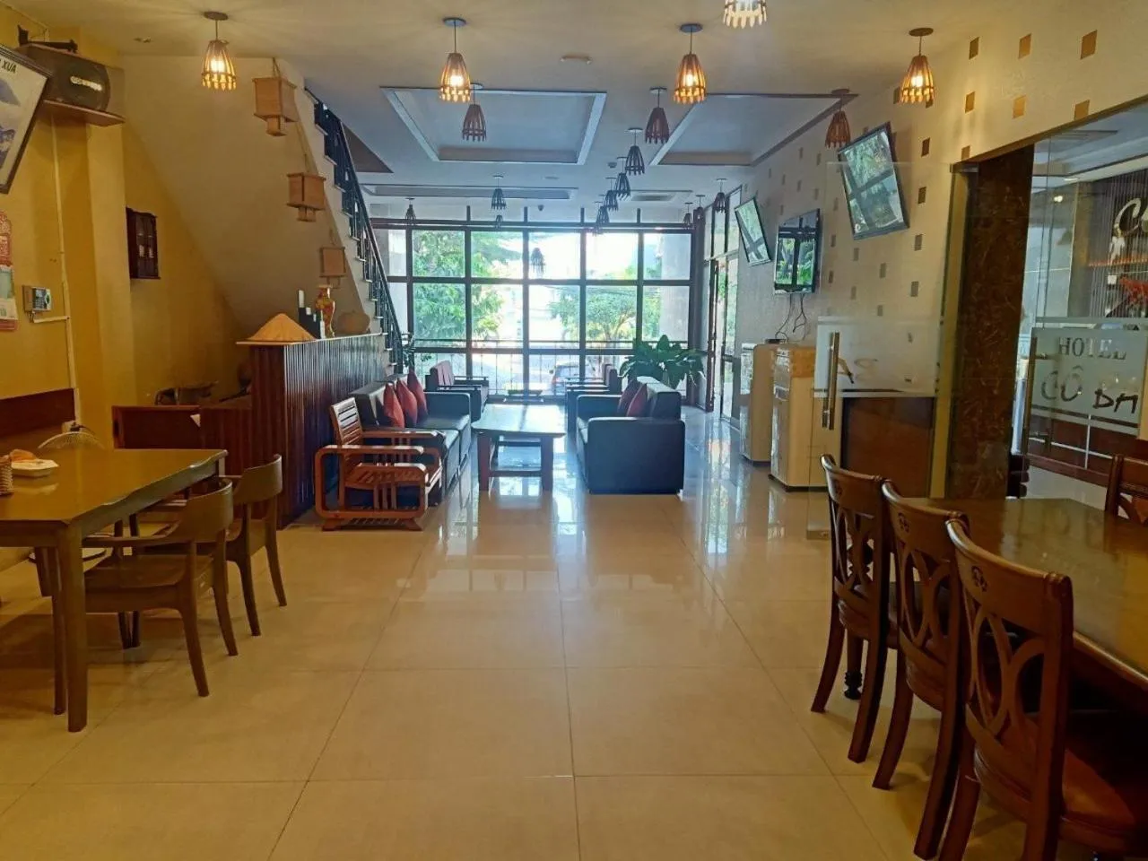 Communal lounge/ TV room in Co Ba Vung Tau Hotel