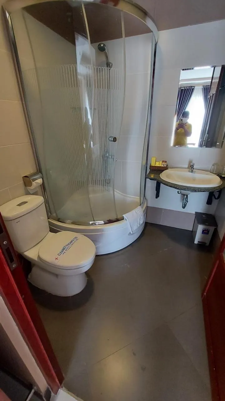 Shower in Co Ba Vung Tau Hotel