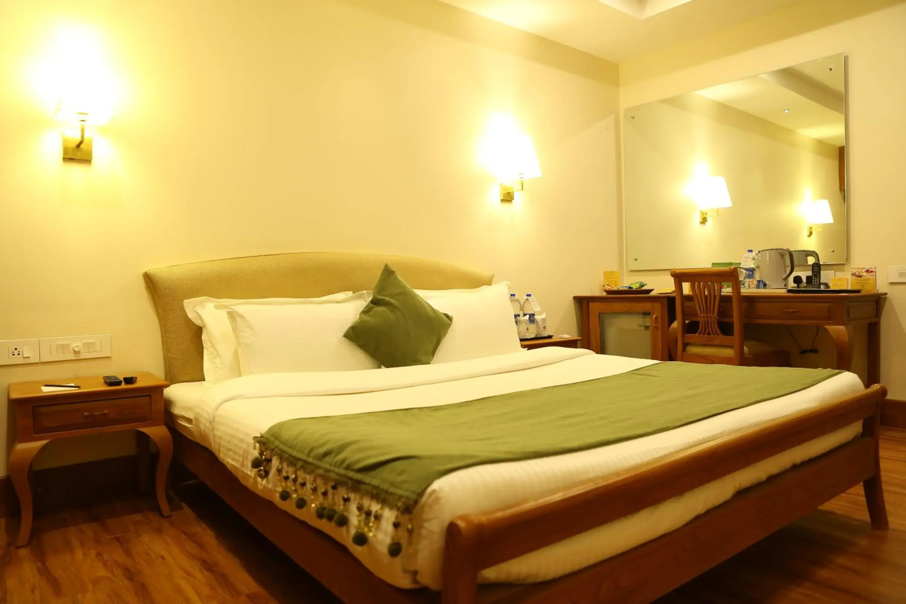 Deluxe Double Room with Bath in Hill Palace Hotel & Spa Deluxe Double Room with Bath in Hill Palace Hotel & Spa