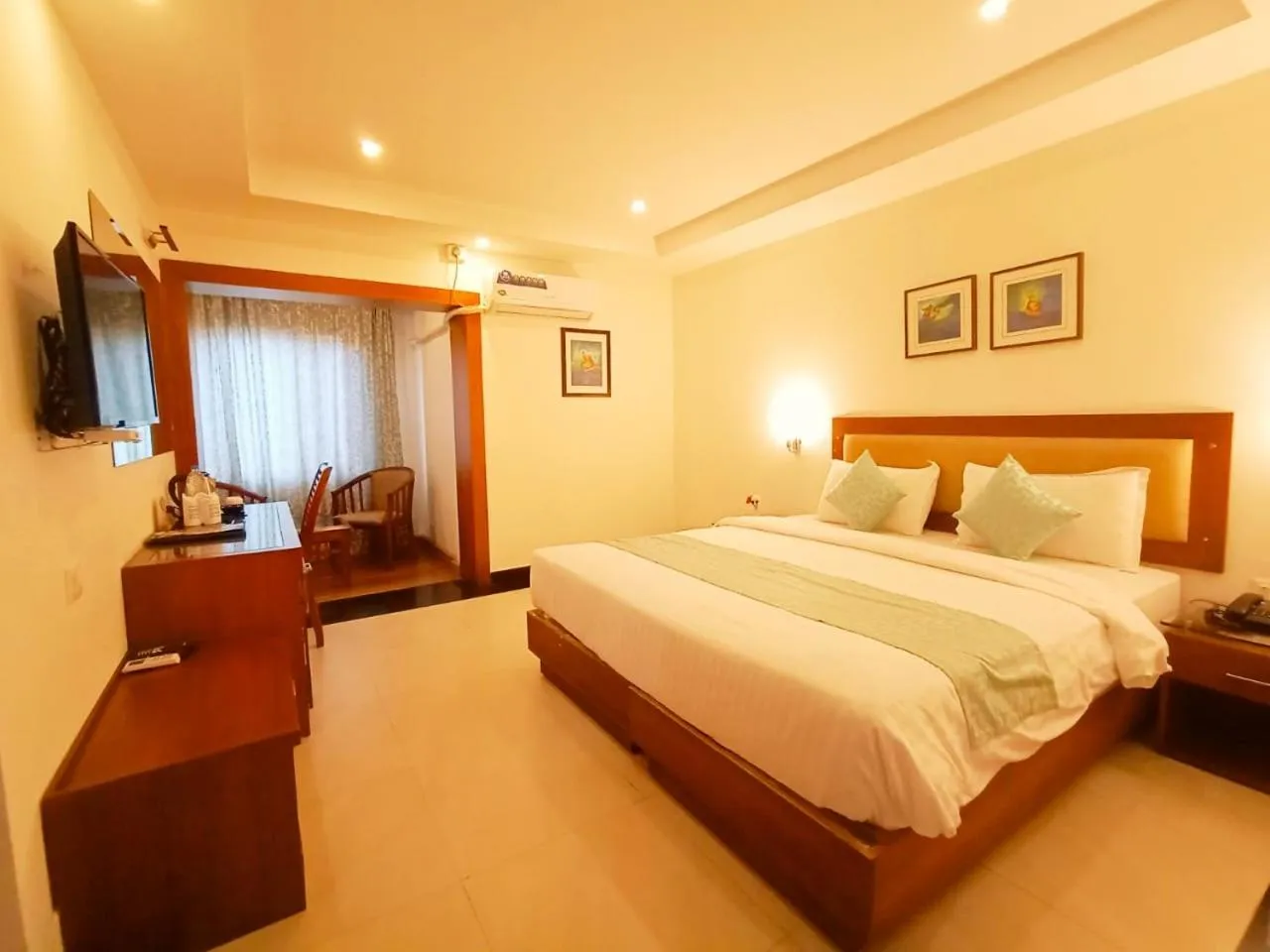 Bed in Hill Palace Hotel & Spa