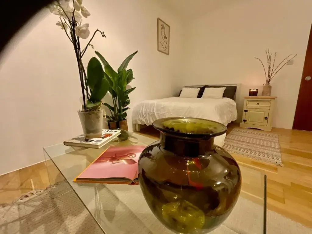 Bed in Soho London Accomodation Bed in Soho London Accomodation