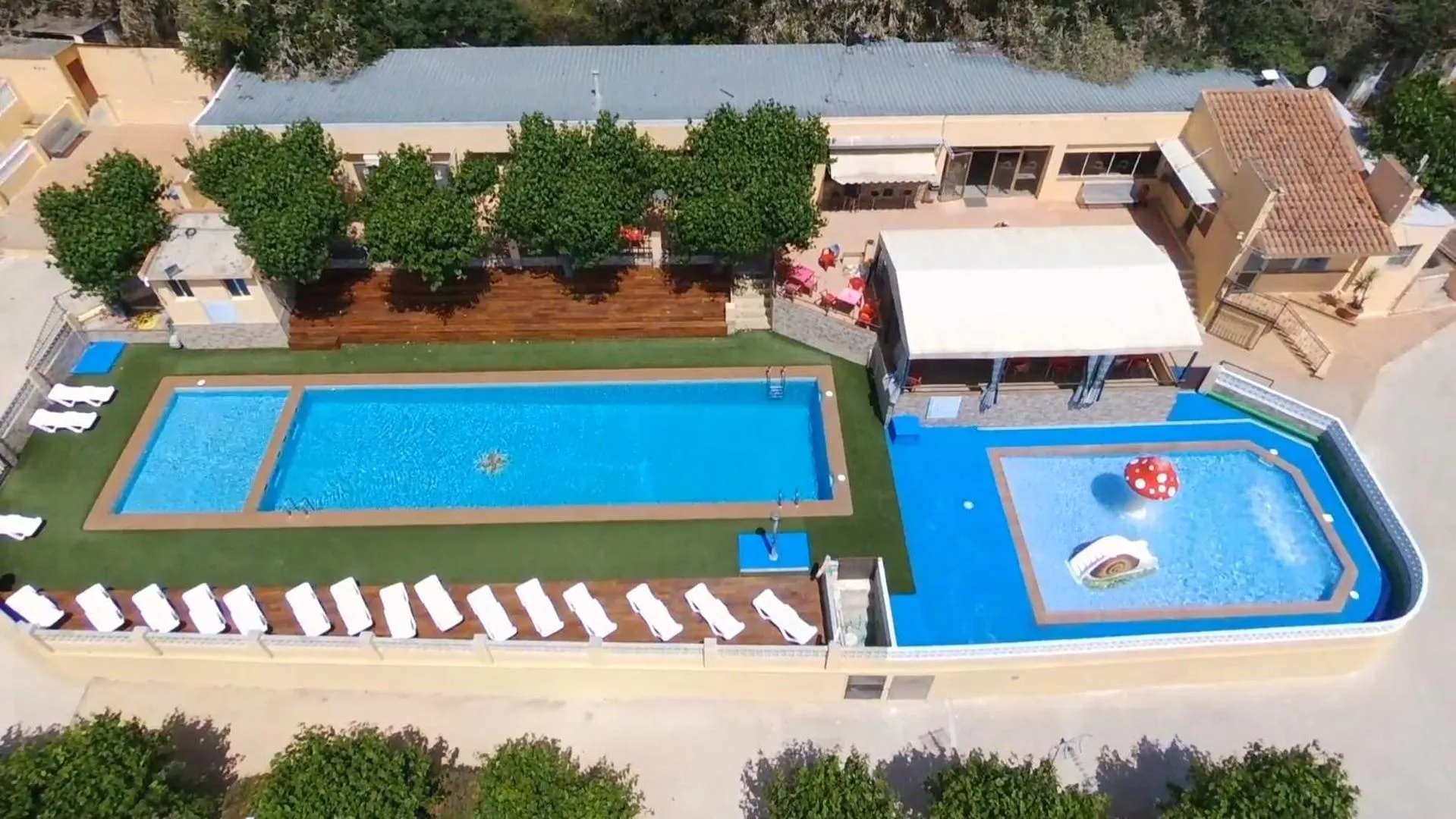Property building in Camping Victoria