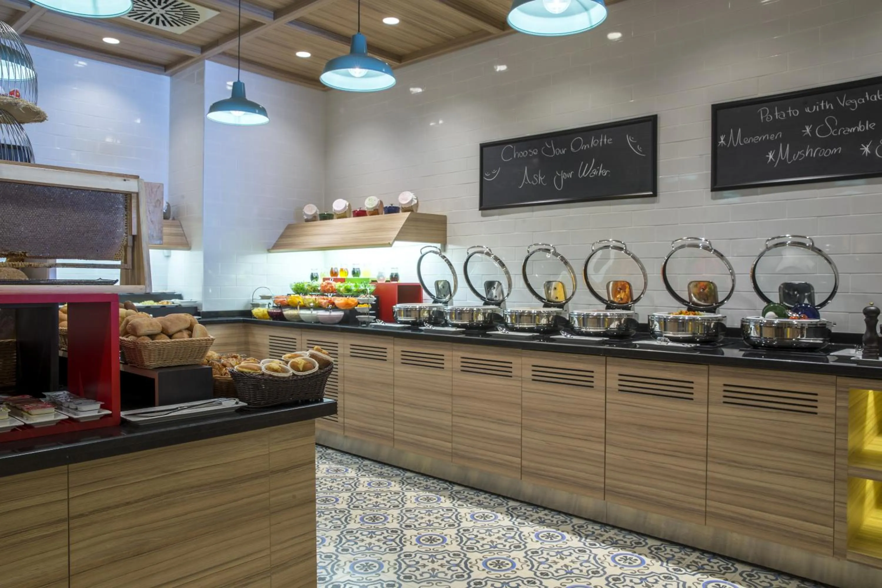 Restaurant/places to eat in Park Inn By Radisson Istanbul Ataturk Airport