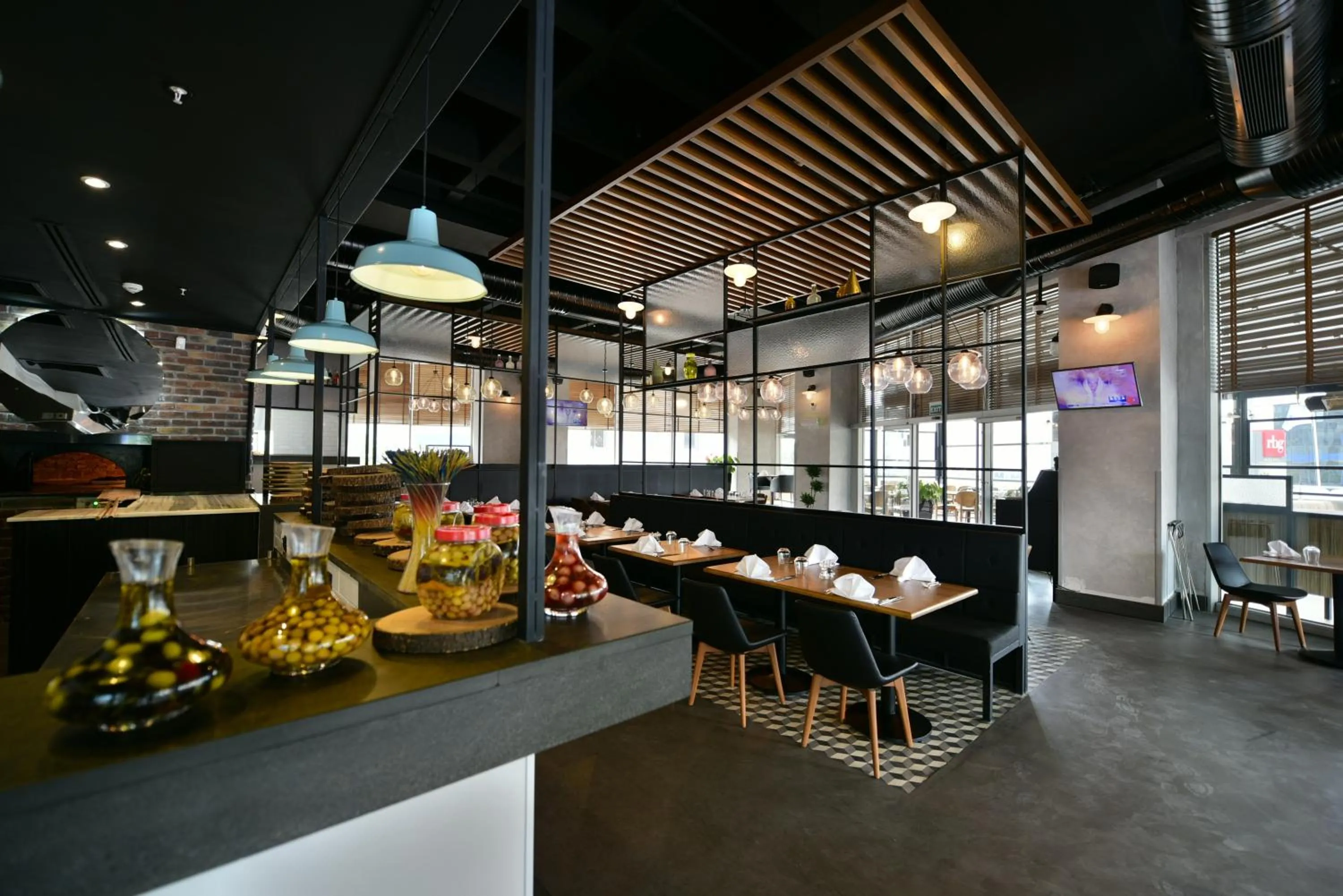 Restaurant/places to eat in Park Inn By Radisson Istanbul Ataturk Airport