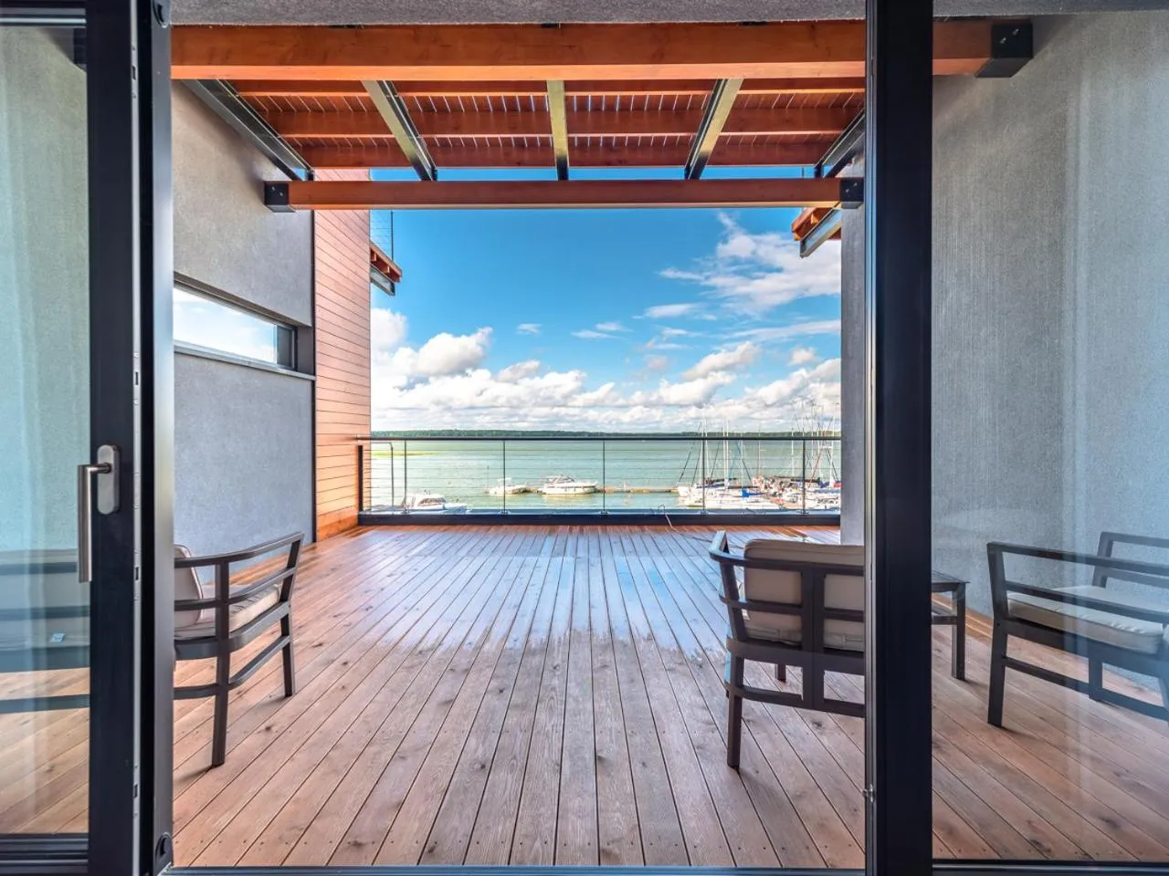 Day in Marina Nawigator