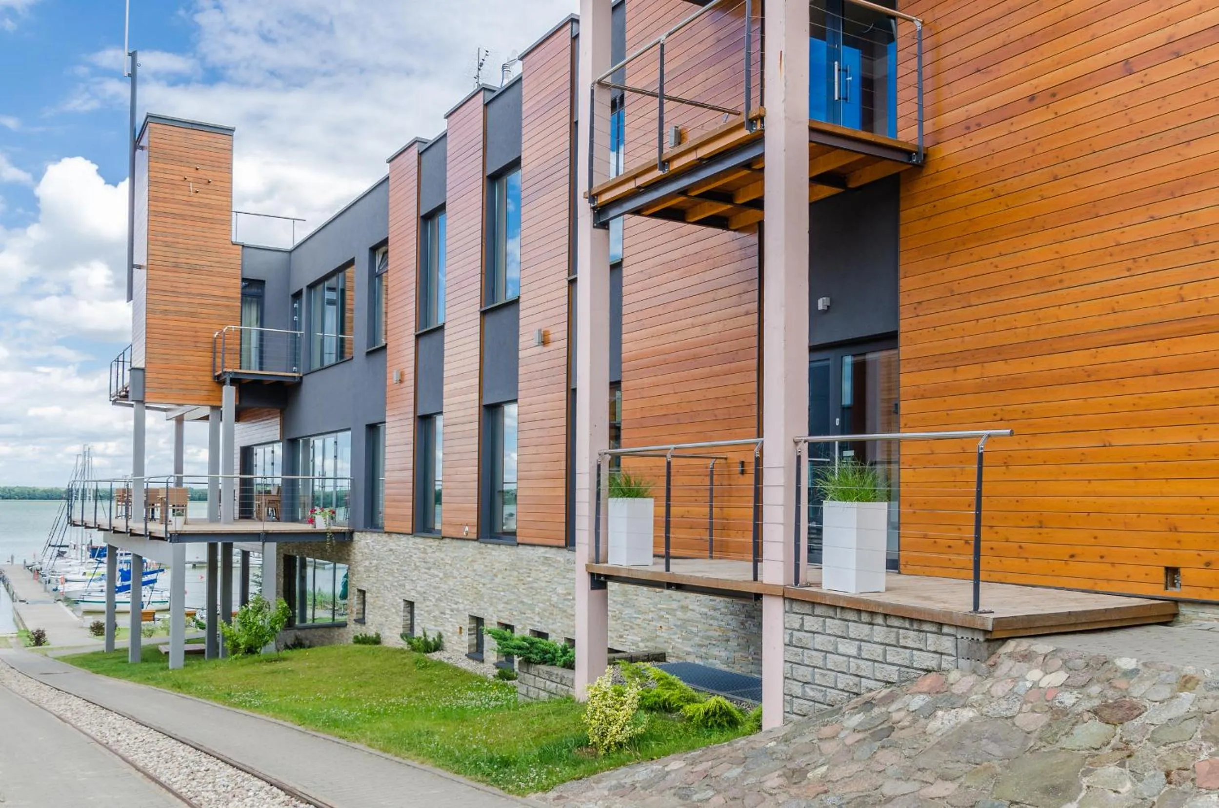 Property building in Marina Nawigator