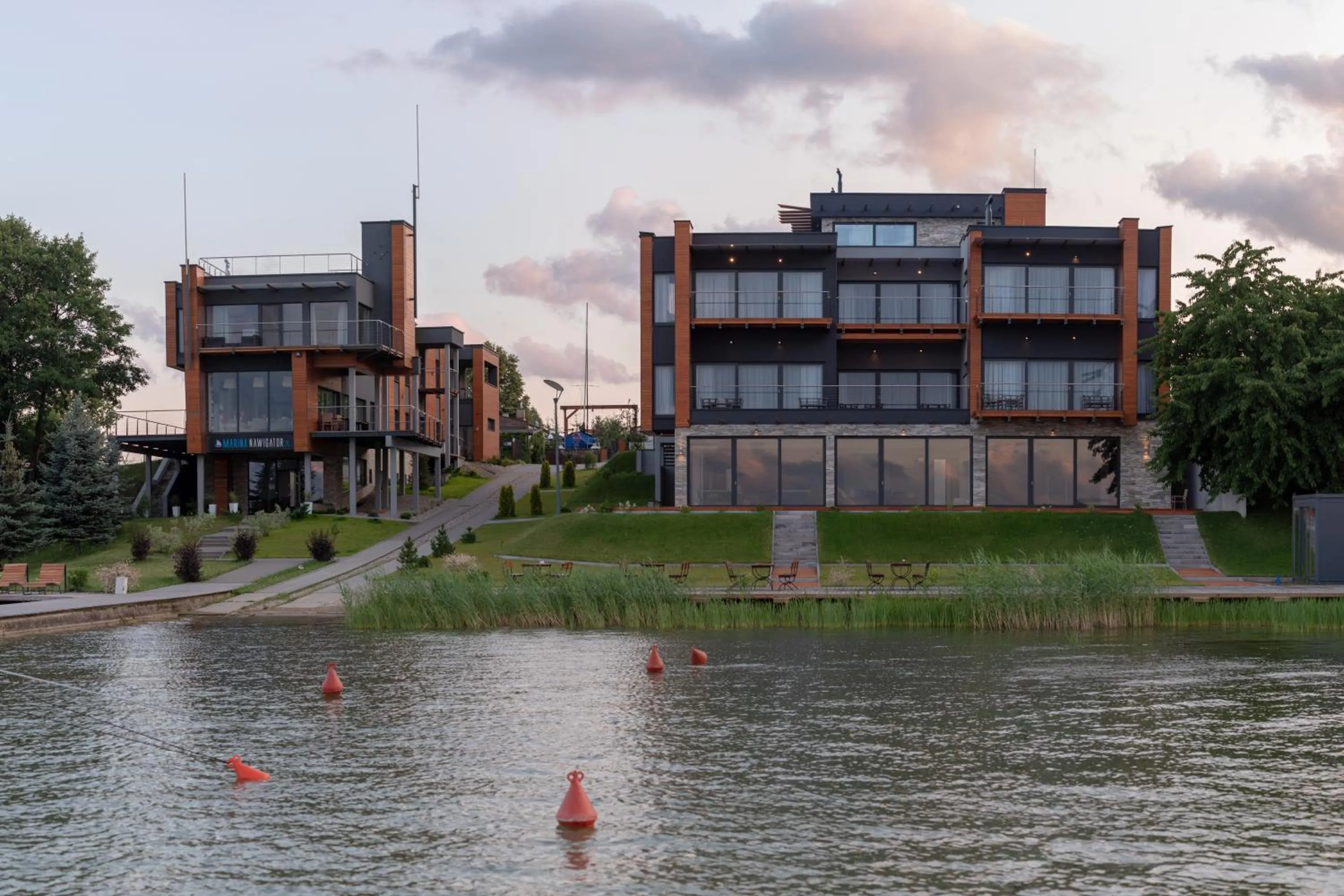 Property building in Marina Nawigator