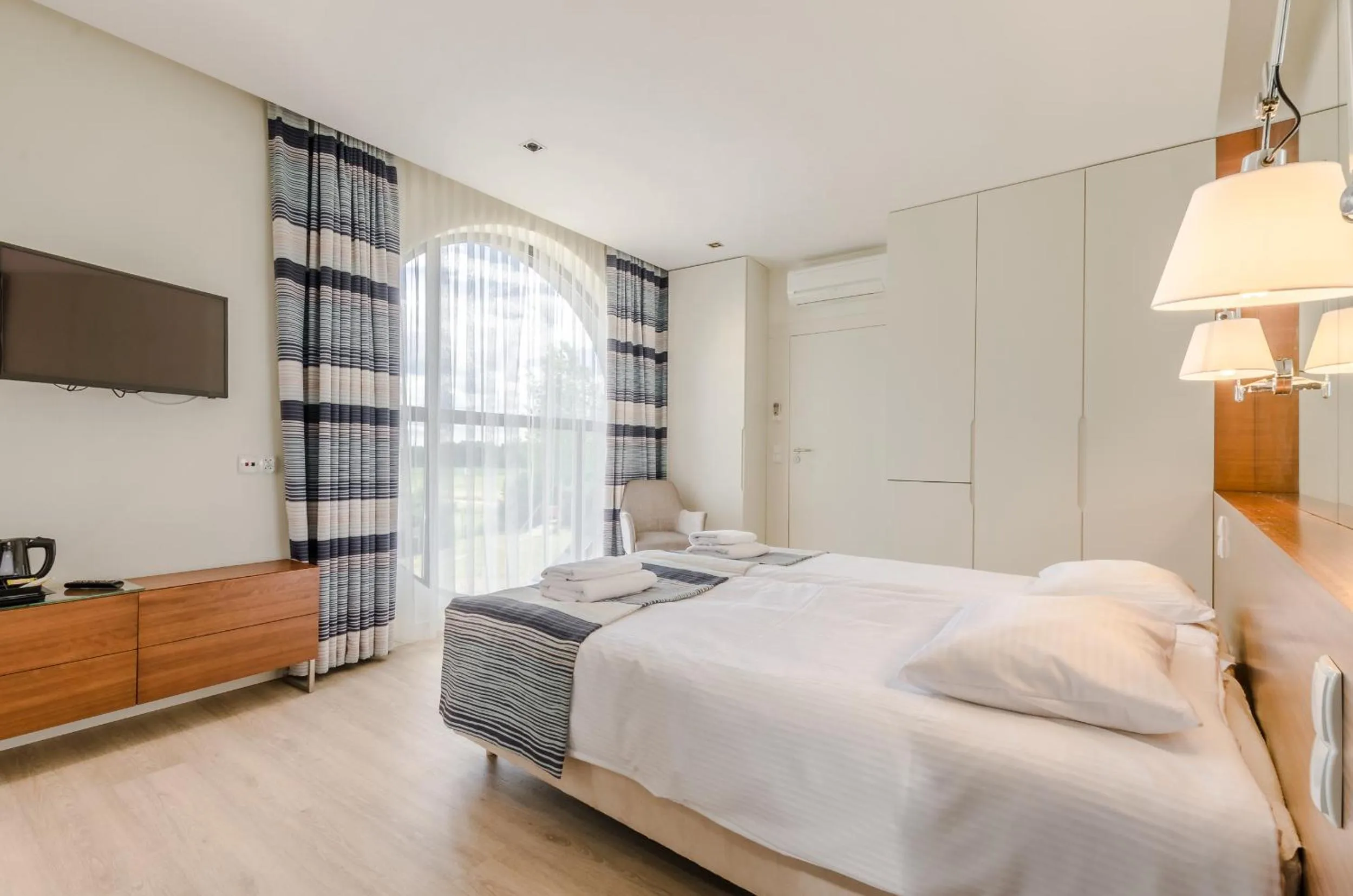 Photo of the whole room, Bed in Marina Nawigator