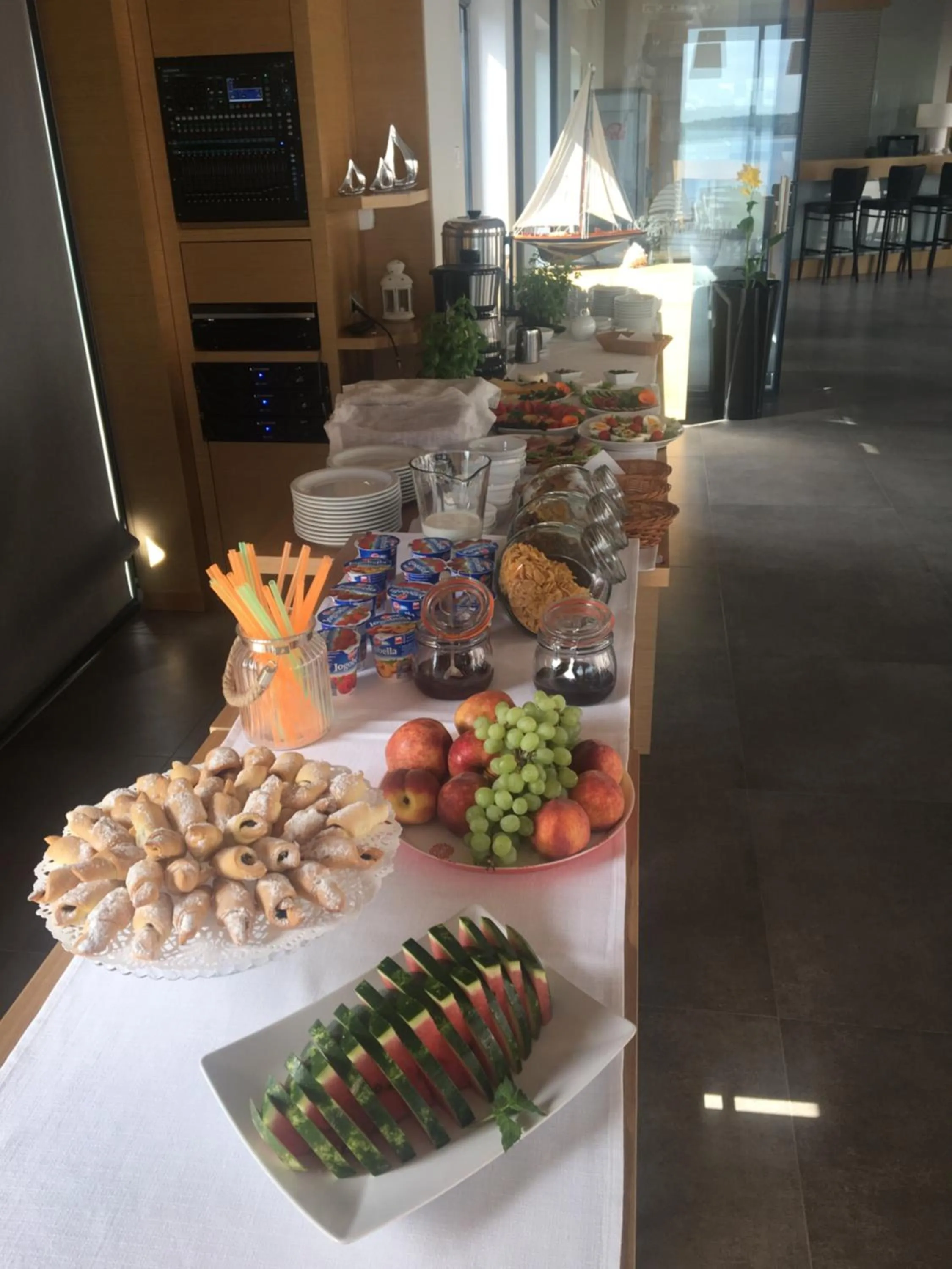 Buffet breakfast in Marina Nawigator