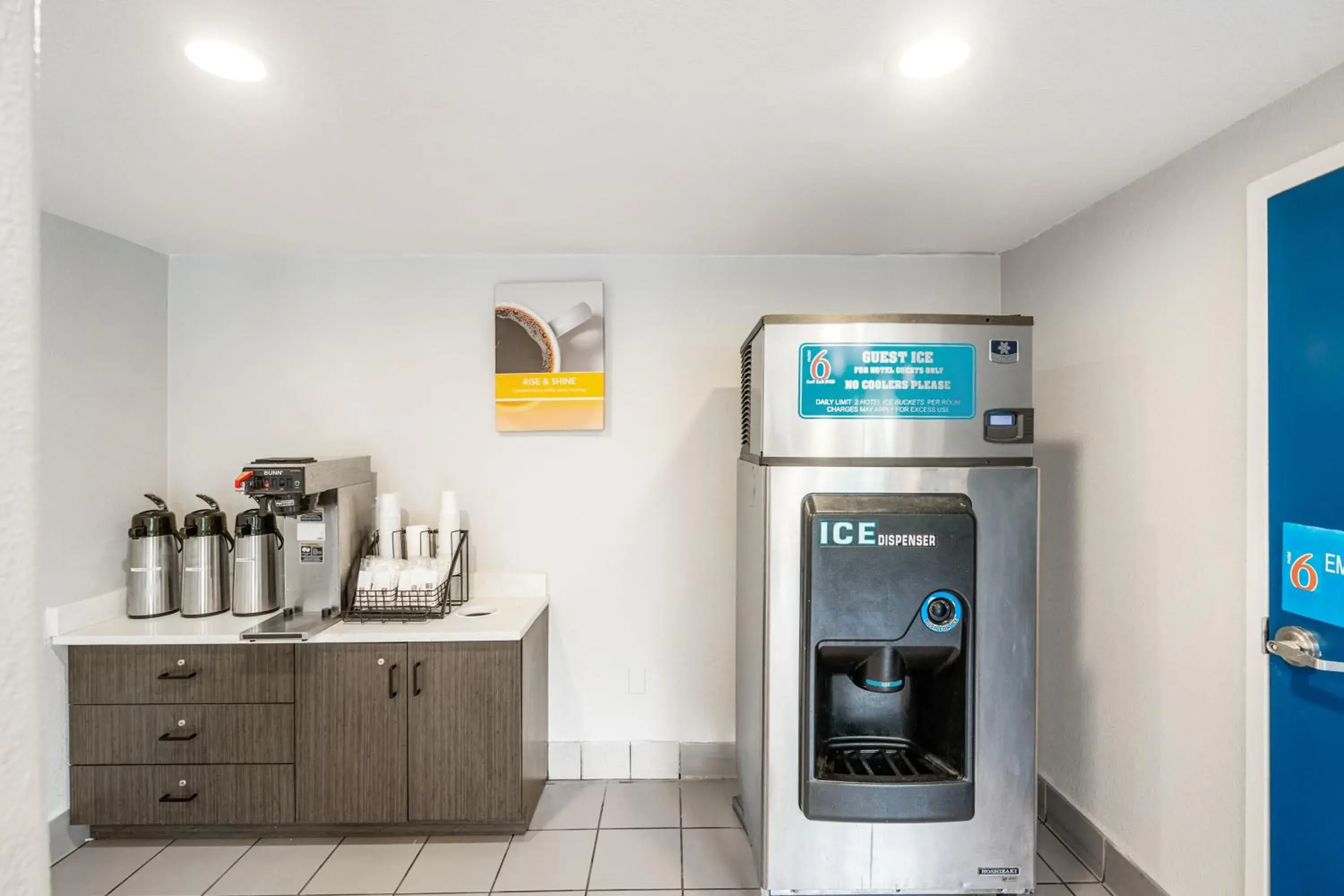 Lobby or reception in Studio 6 Augusta, GA Lobby or reception in Studio 6 Augusta, GA