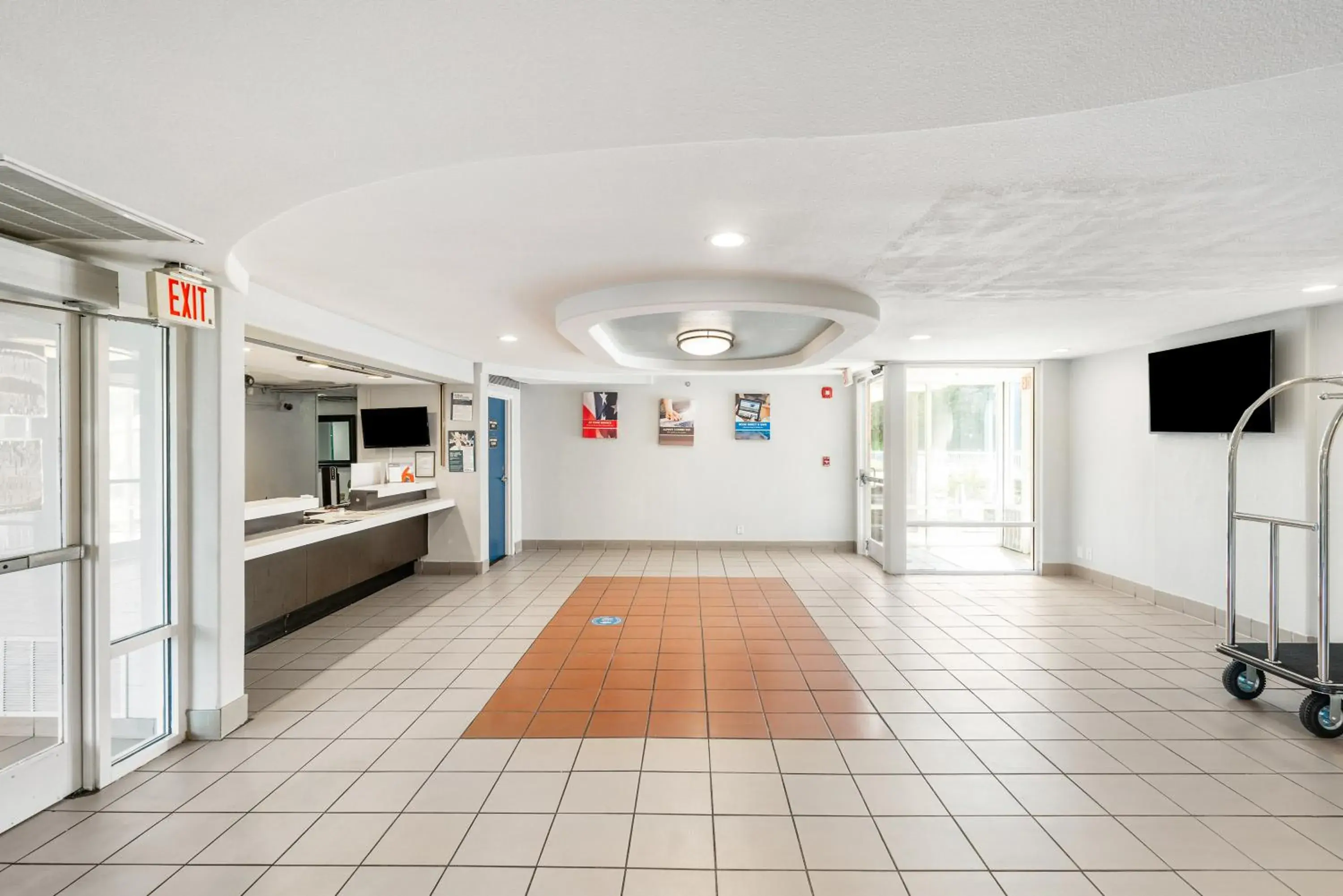 Lobby or reception in Studio 6 Augusta, GA Lobby or reception in Studio 6 Augusta, GA