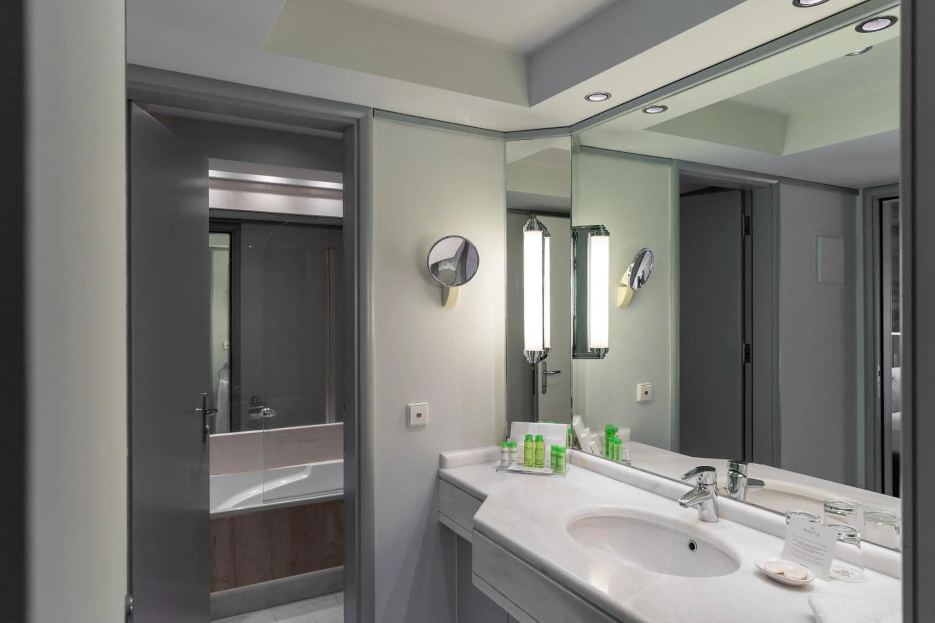 Bathroom in Rodos Park