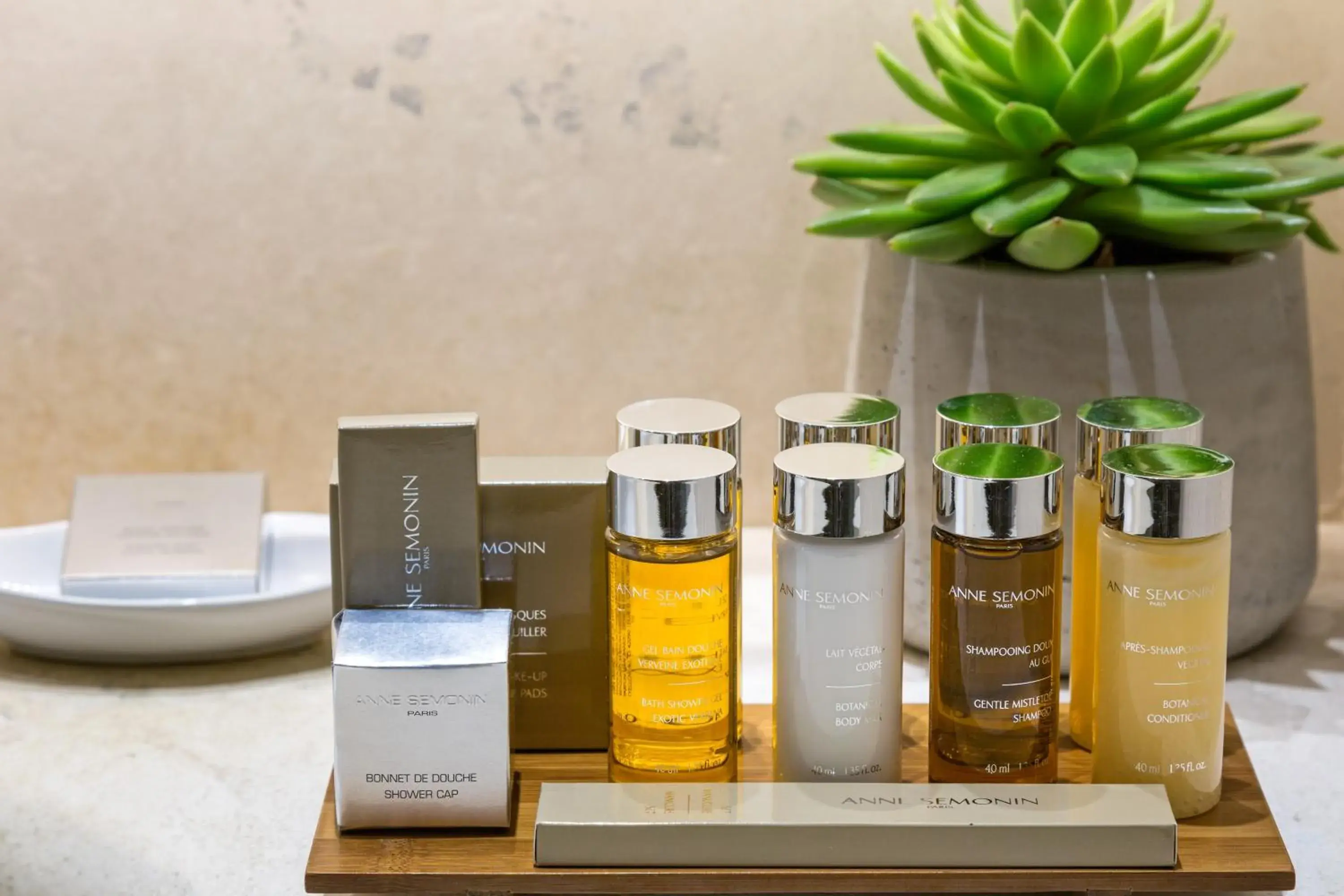 Bathroom in Rodos Park Bathroom in Rodos Park