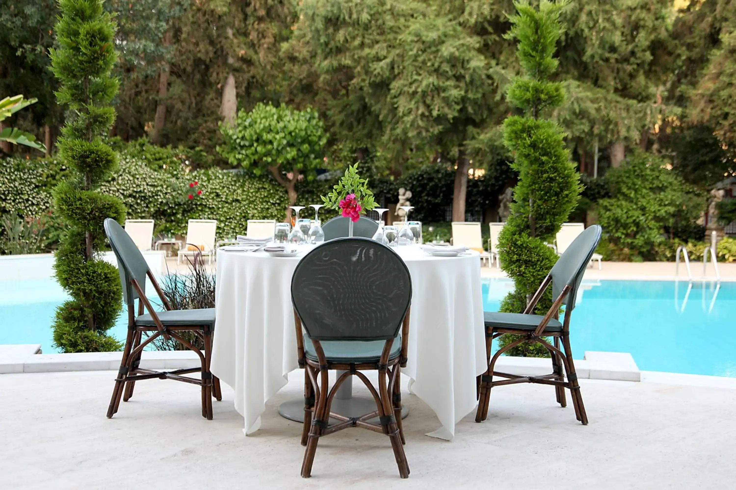 Restaurant/places to eat in Rodos Park Restaurant/places to eat in Rodos Park