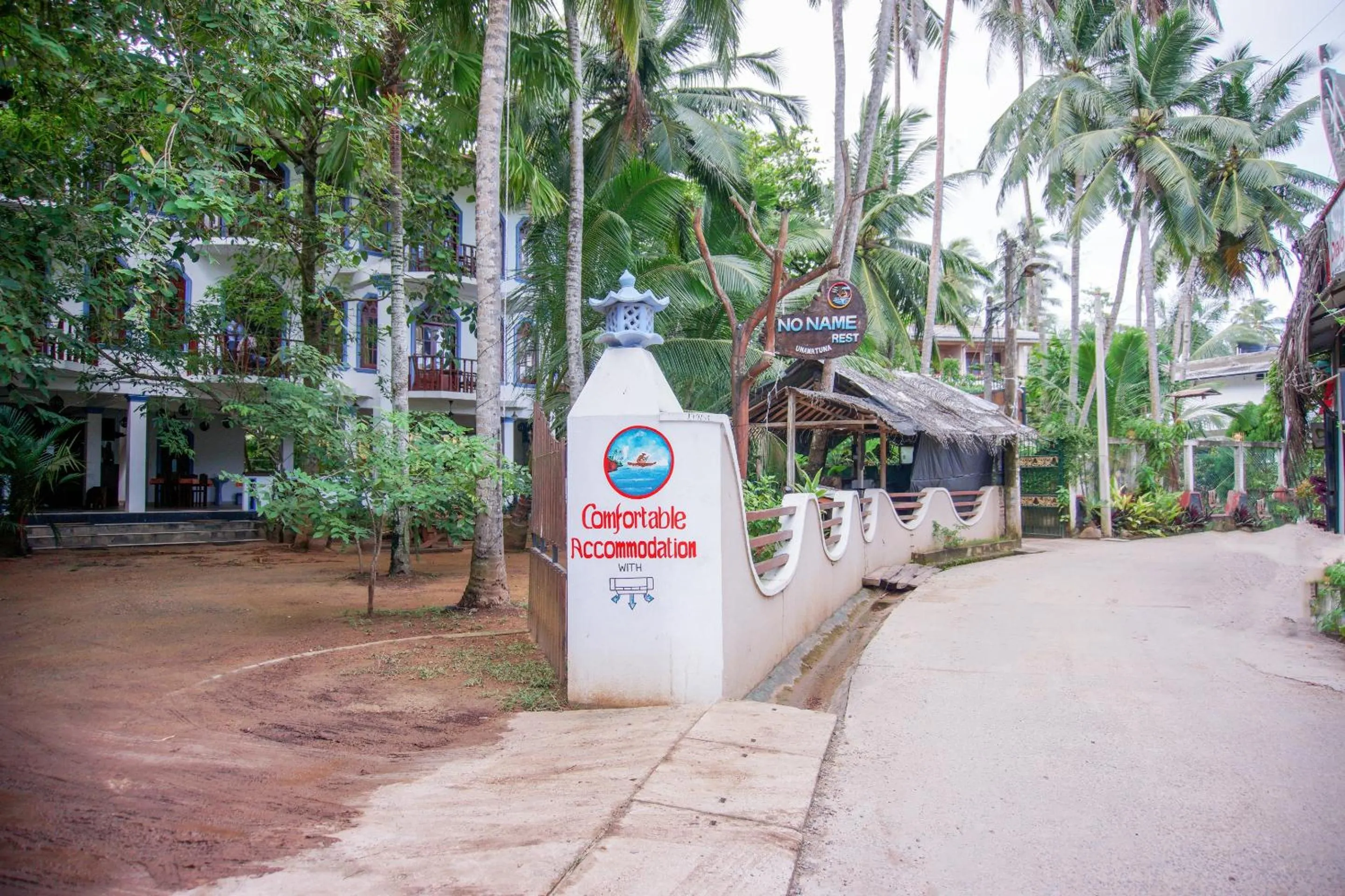 Facade/entrance in No Name Rest