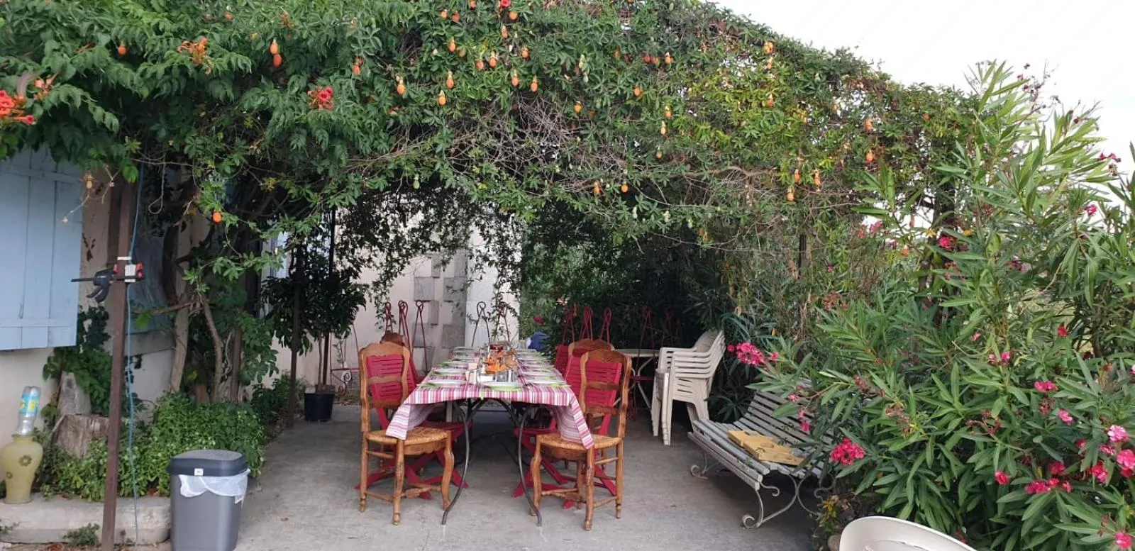 Balcony/Terrace in Château de Villeneuve - Montolieu