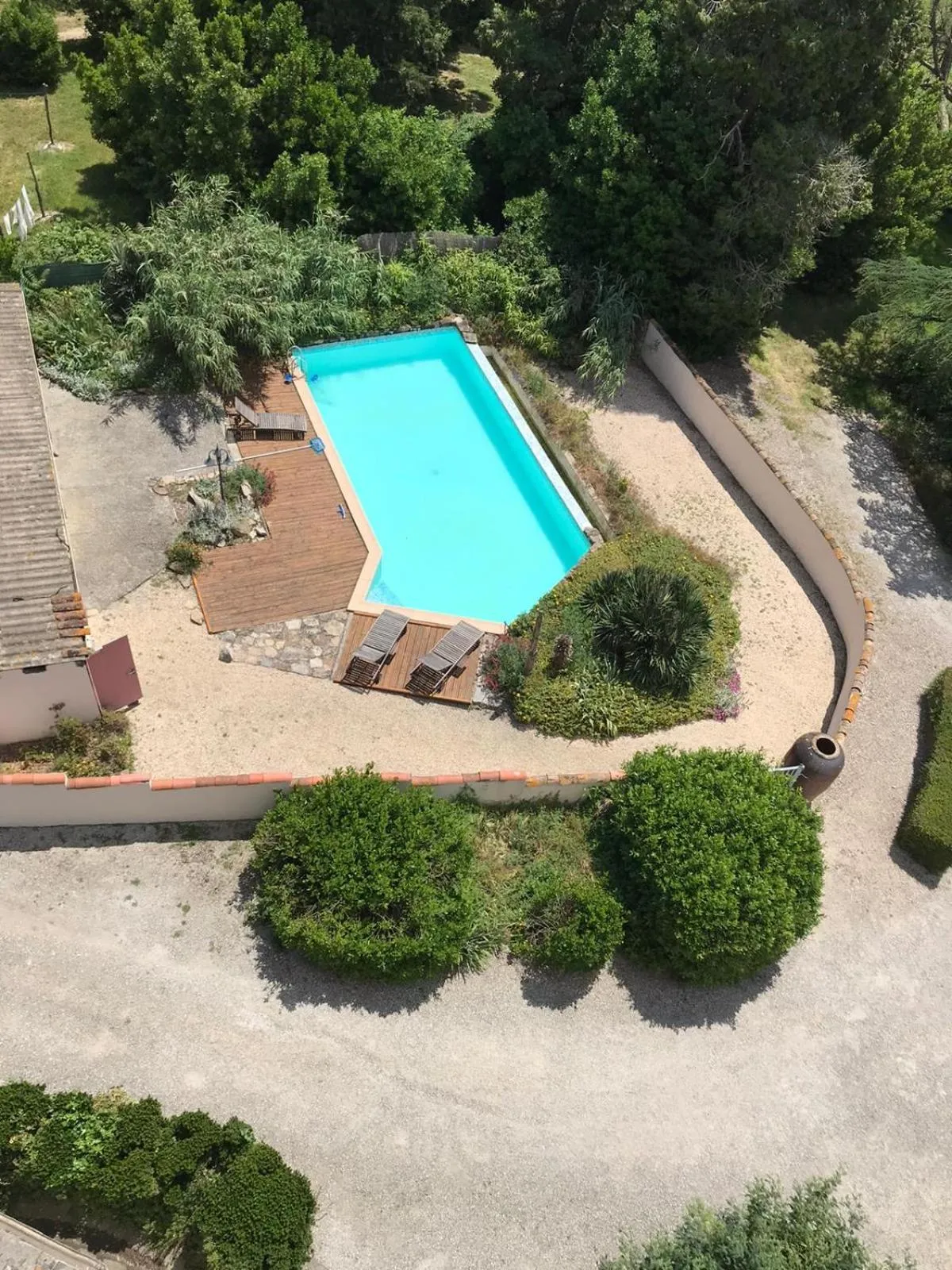 Pool view in Château de Villeneuve - Montolieu