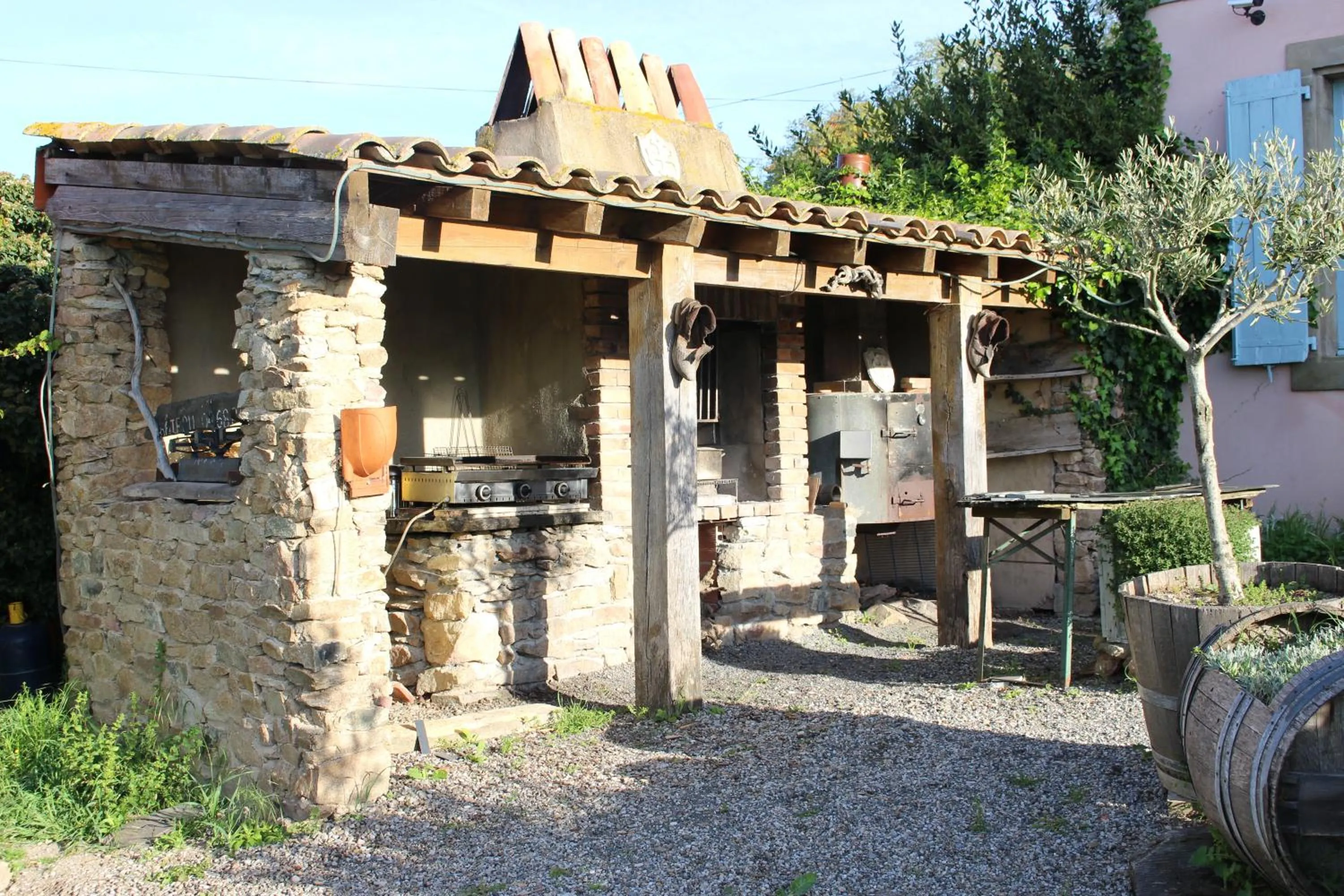 BBQ facilities in Château de Villeneuve - Montolieu