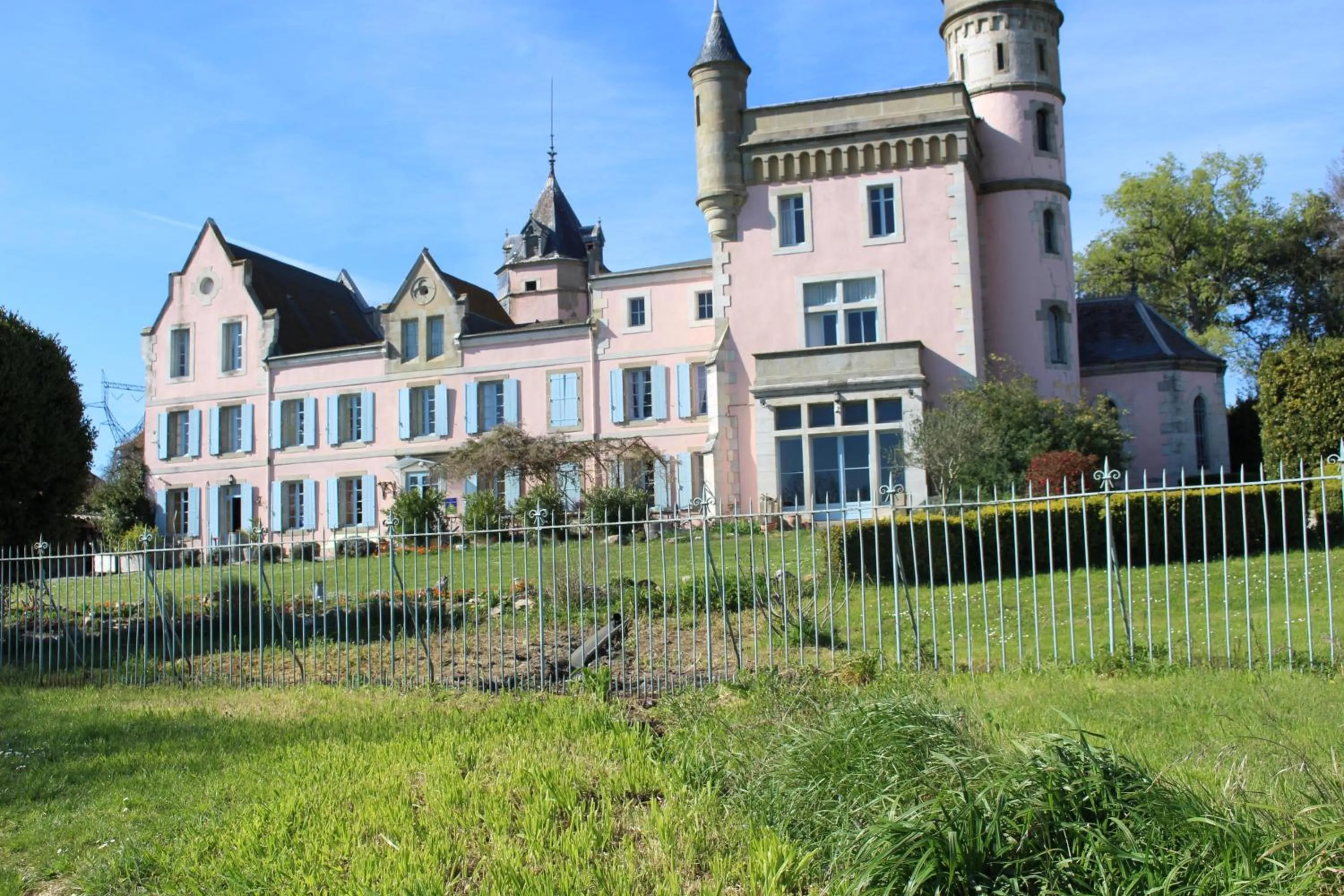 Property building in Château de Villeneuve - Montolieu