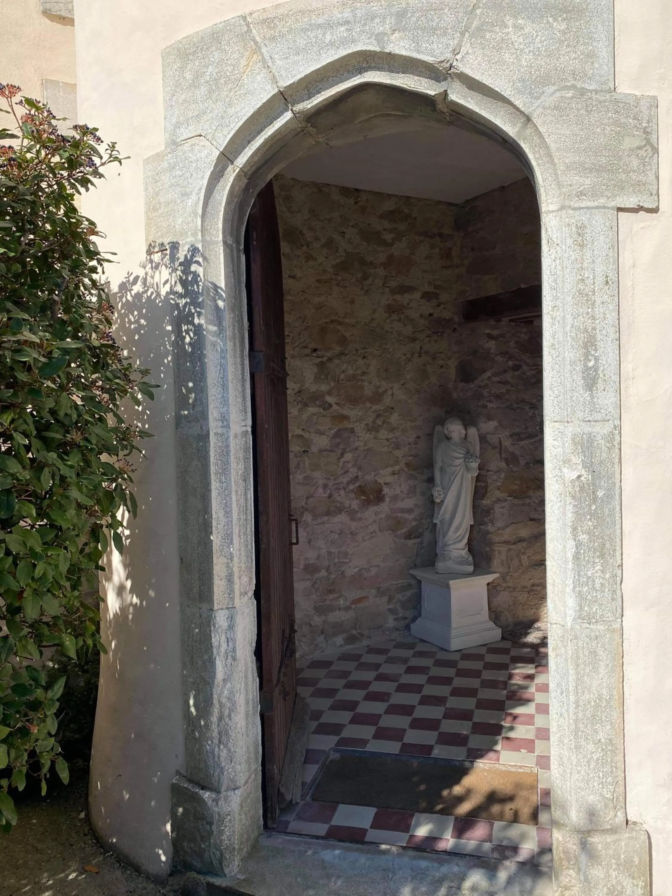 Place of worship in Château de Villeneuve - Montolieu