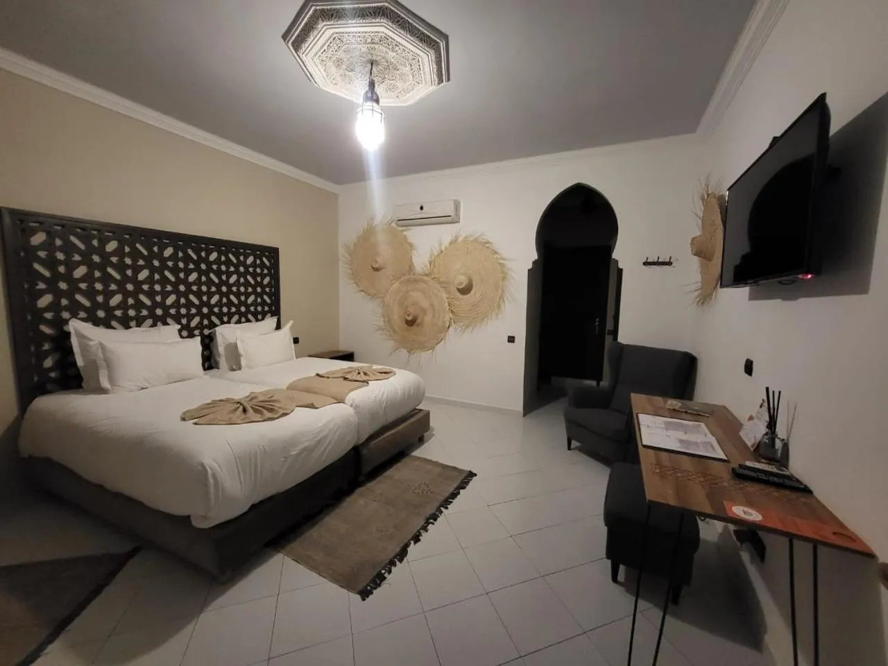 Communal lounge/ TV room in Riad Soir De Marrakech