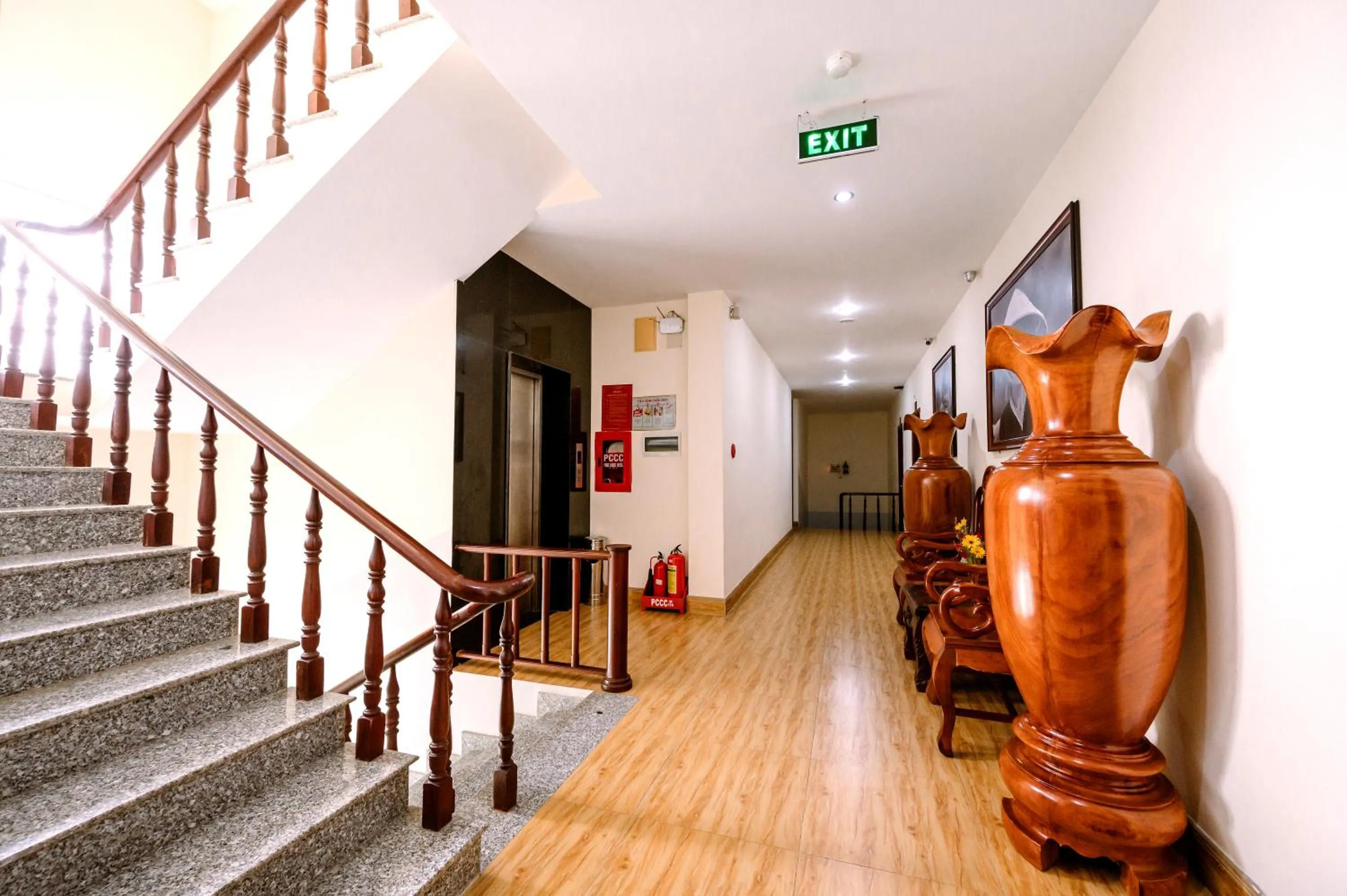 Property building in Hoang Duc Hotel