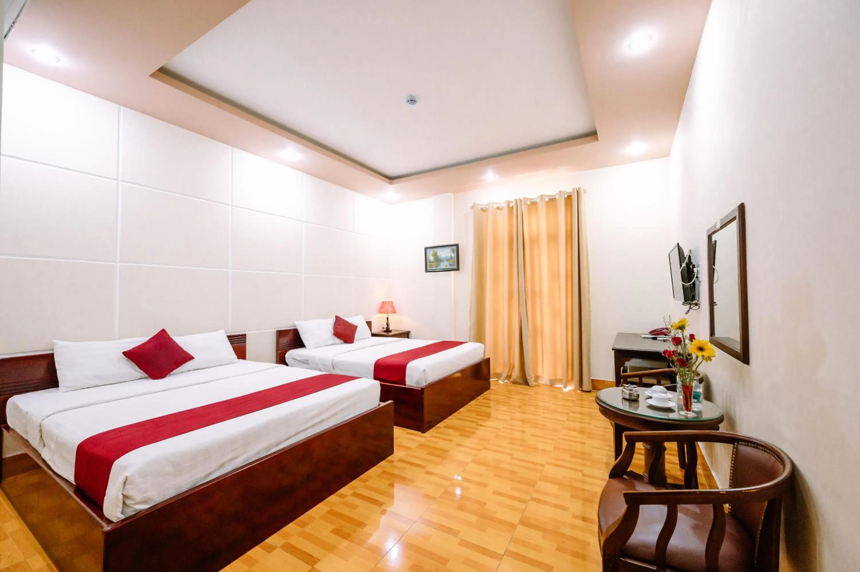 Photo of the whole room, Bed in Hoang Duc Hotel