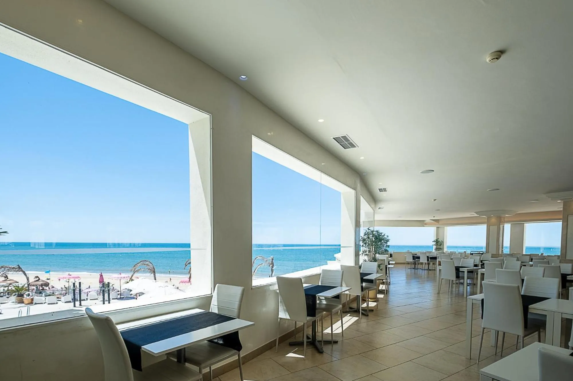 Restaurant/places to eat in ON Hotels Oceanfront Adults Designed