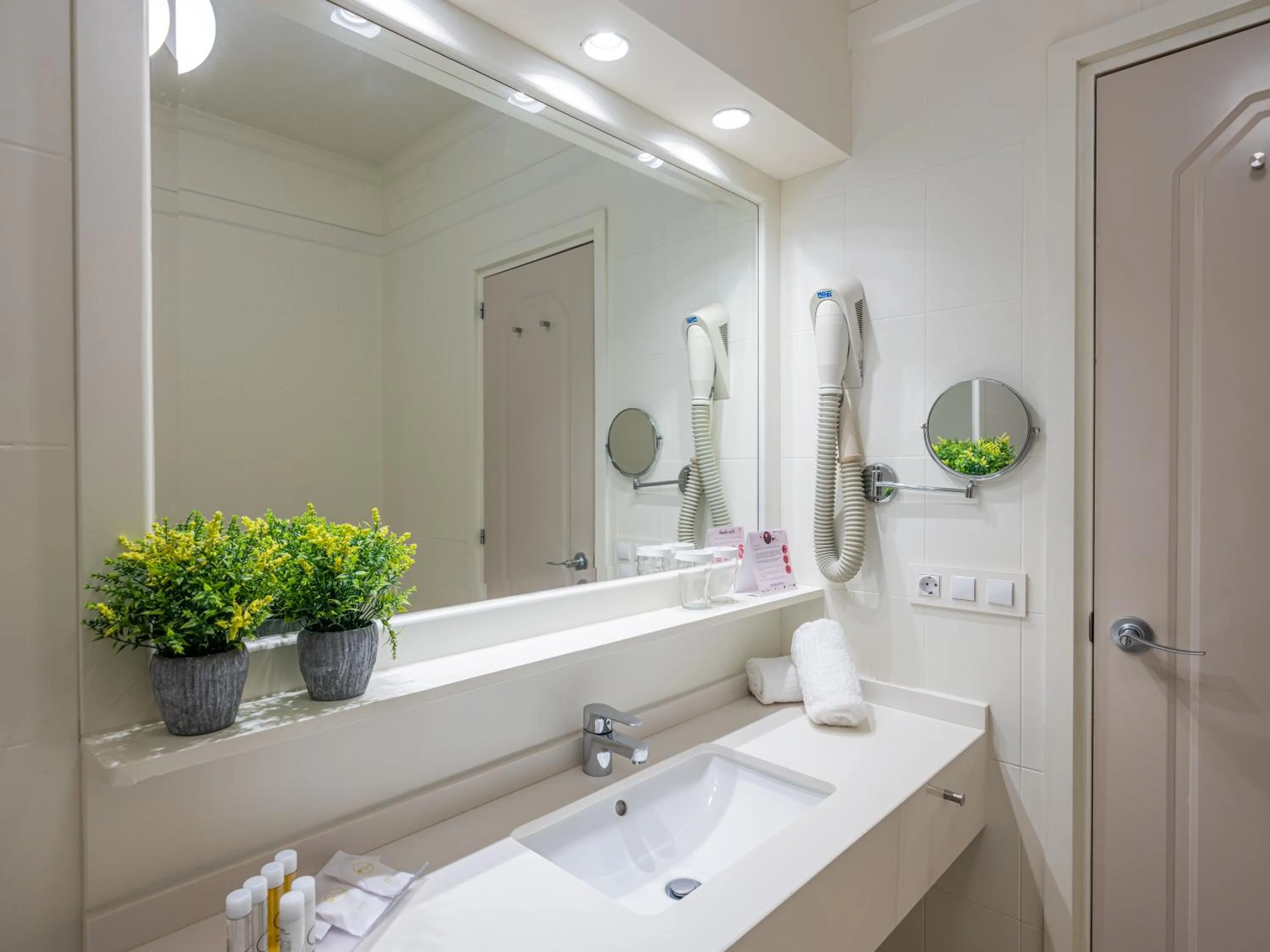 ON Hotels Oceanfront Adults Designed