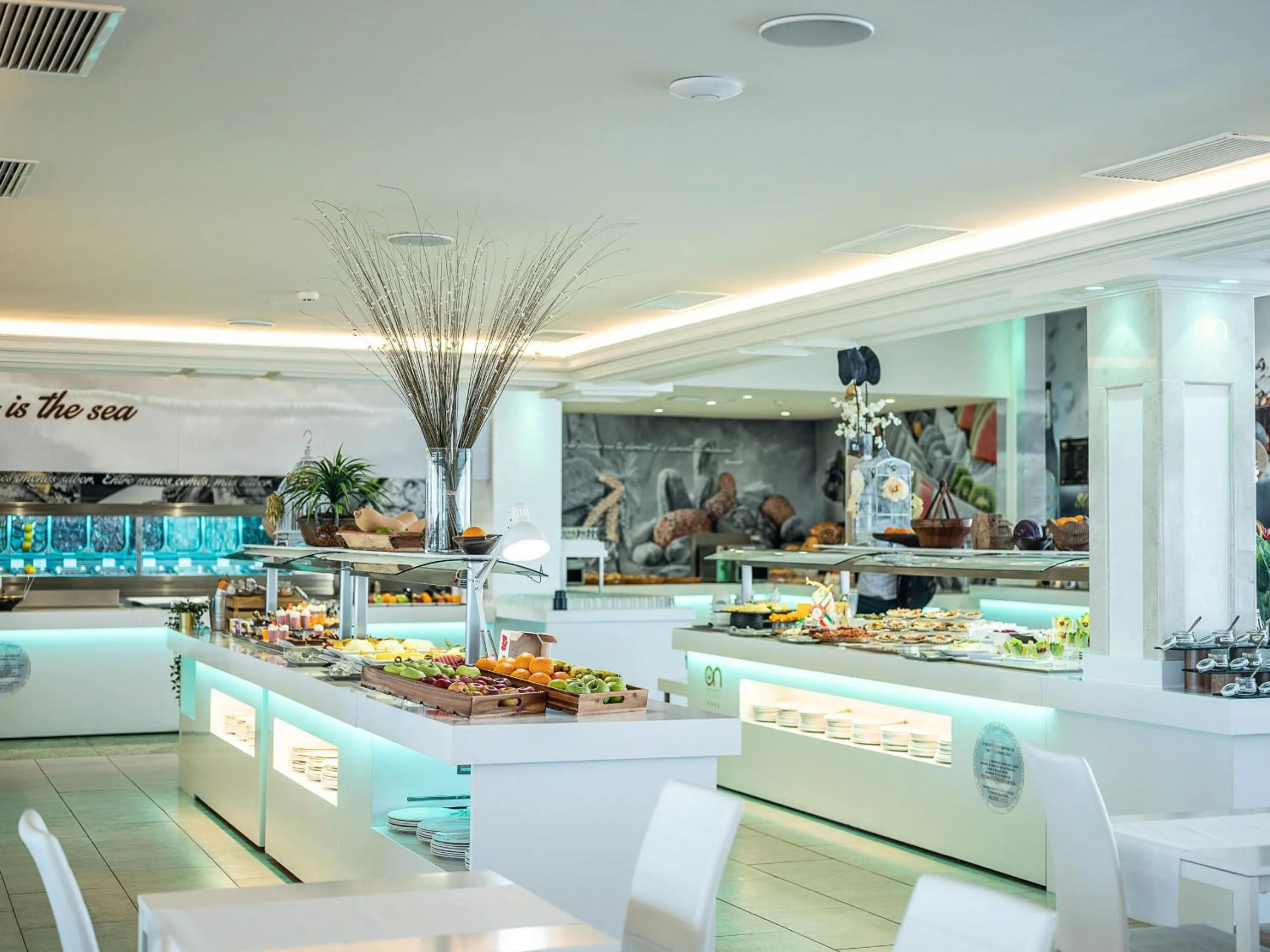 Restaurant/places to eat in ON Hotels Oceanfront Adults Designed