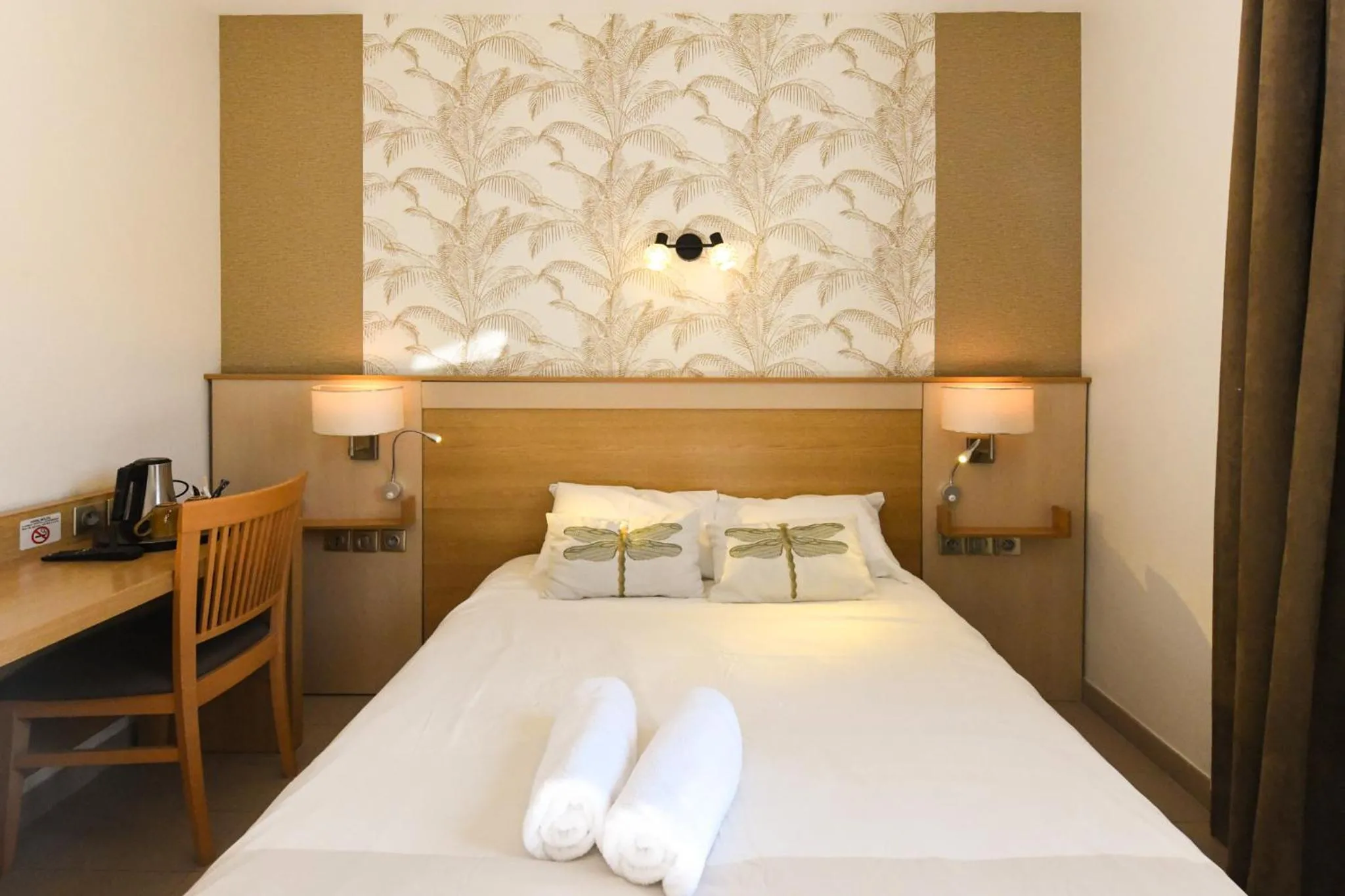 Double Room in Hotel Le Coureau