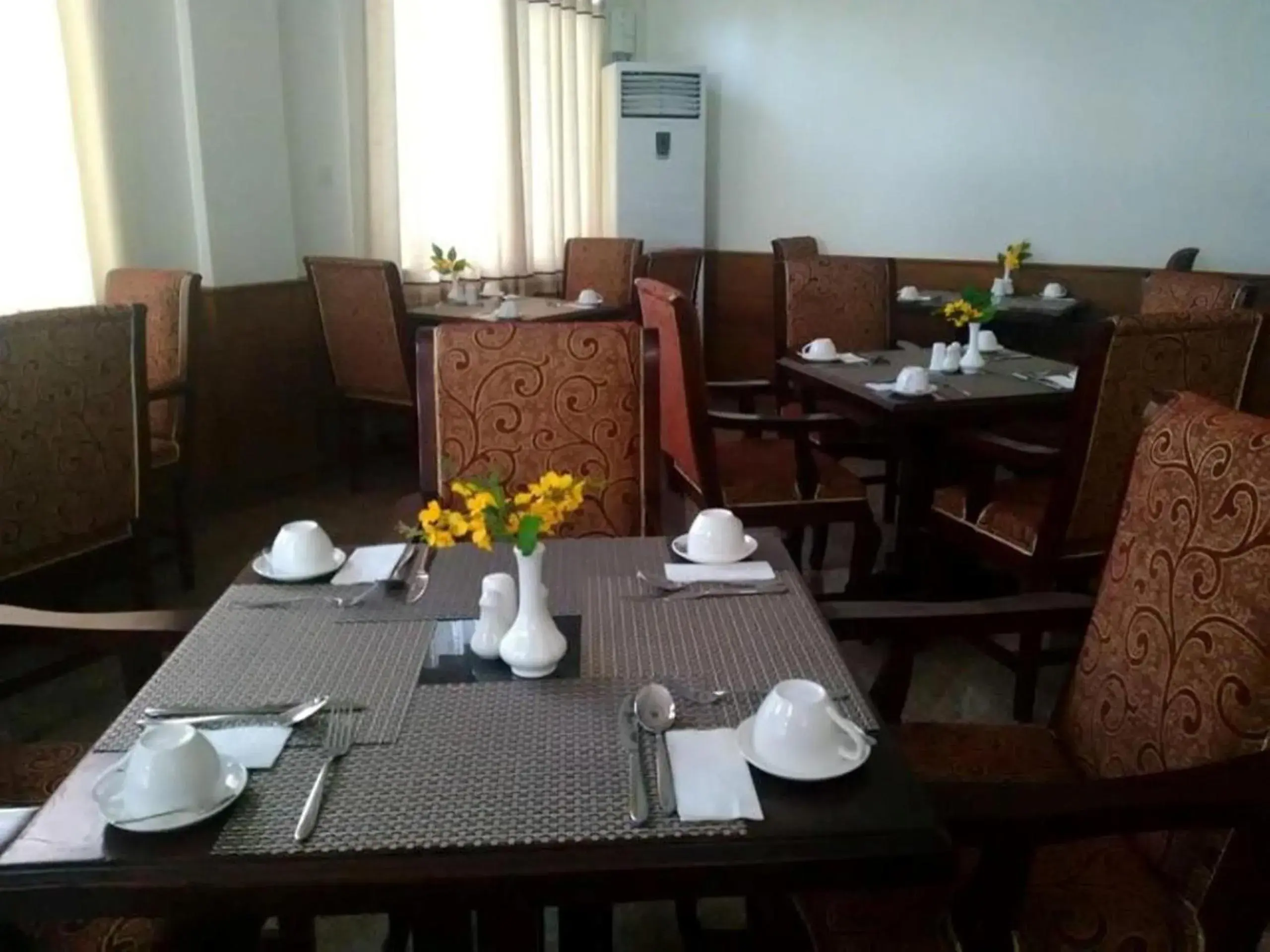 Restaurant/places to eat in The Home Hotel Restaurant/places to eat in The Home Hotel