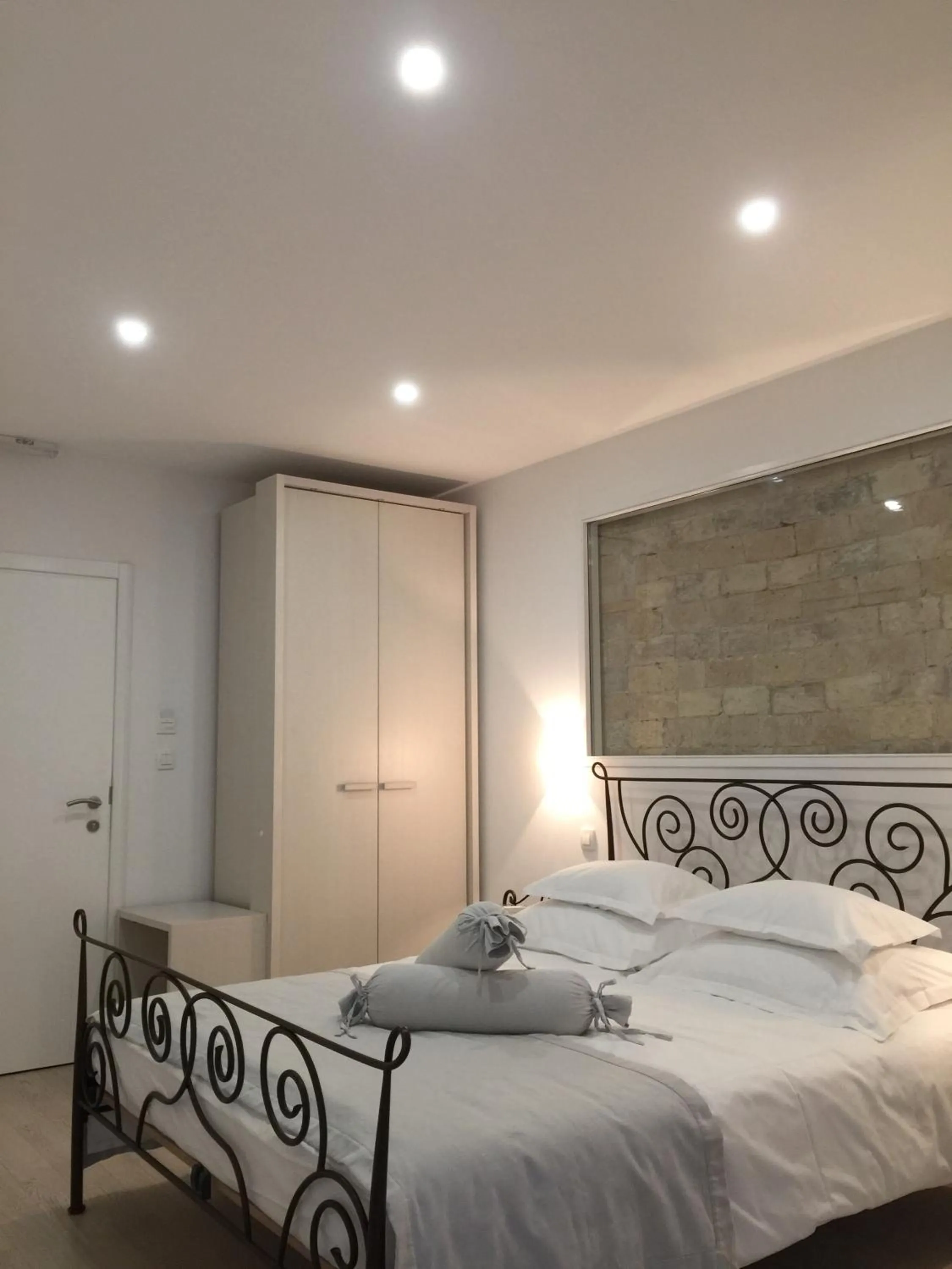 Photo of the whole room, Bed in Palace Tartaglia