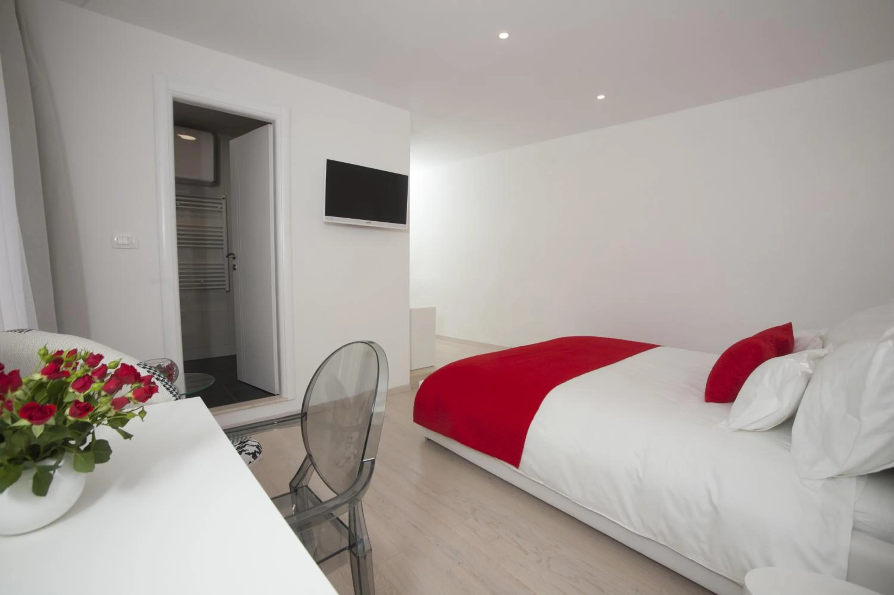 Photo of the whole room, Bed in Palace Tartaglia