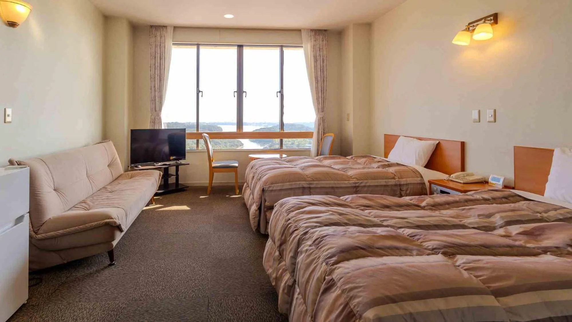 Twin Room - single occupancy - Disability Access - Non-Smoking in Hotel Cocoland